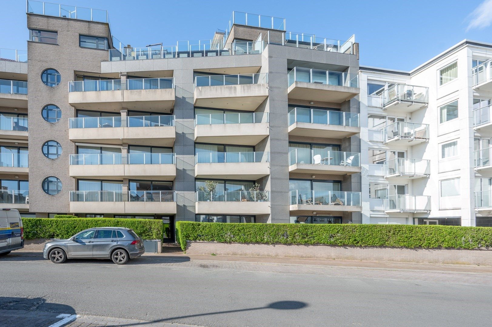 Prachtige duplex dakappartement met  2 zeer zonnige terrassen en unieke vergezichten gelegen op de Jozef Nellenslaan. Tandembox te koop op het gelijkvloers foto 21