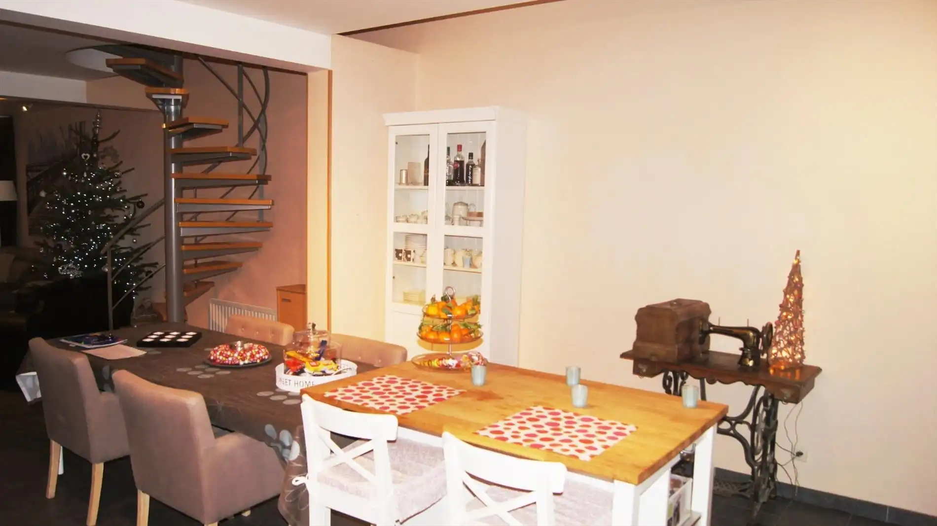 Goed gelegen, instapklare, hedendaagse duplex met 3 slpks foto 3