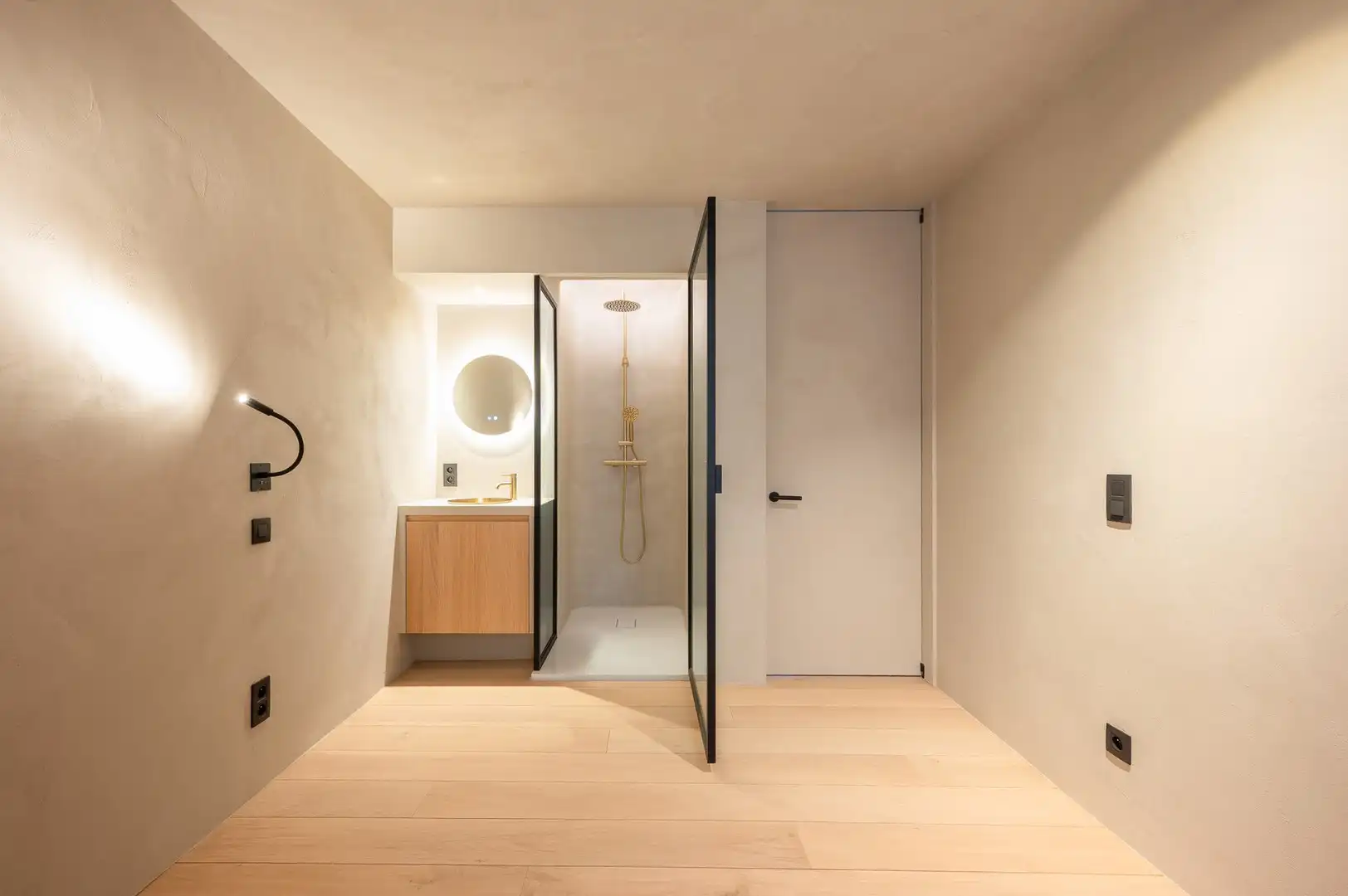 Gerenoveerd appartement met 3 slaapkamers, gelegen nabij de Zeedijk en het Driehoeksplein. foto 20