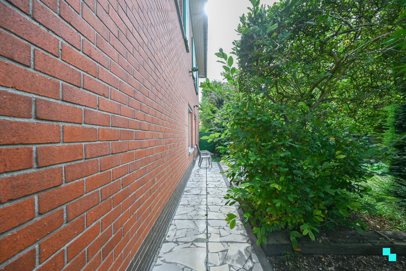 Zeer ruime HOB met vier slaapkamers te Heule foto 34