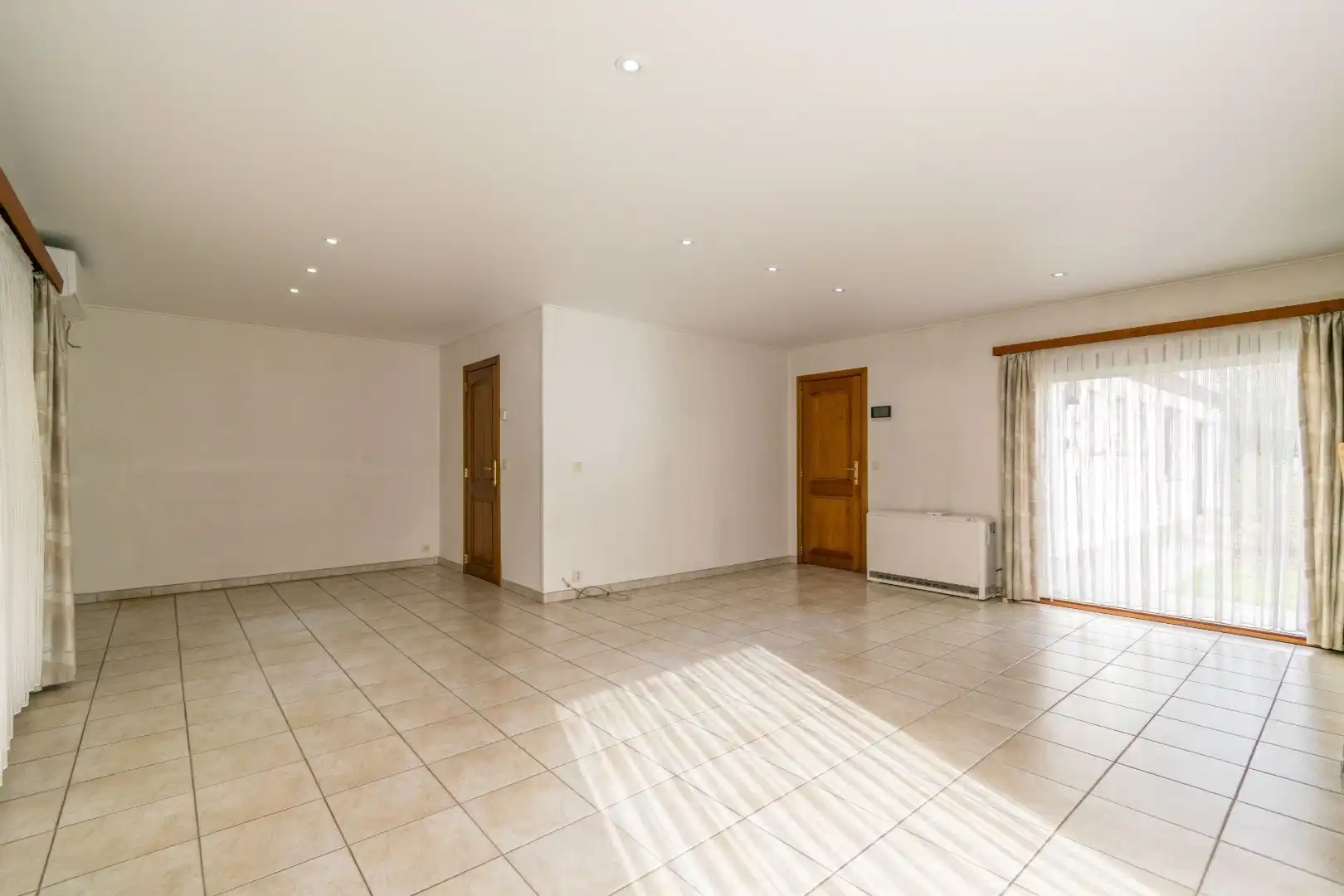 CHARMANTE BUNGALOW MET 2 SLPK + BUREAU OP TOPLOCATIE ! foto 16