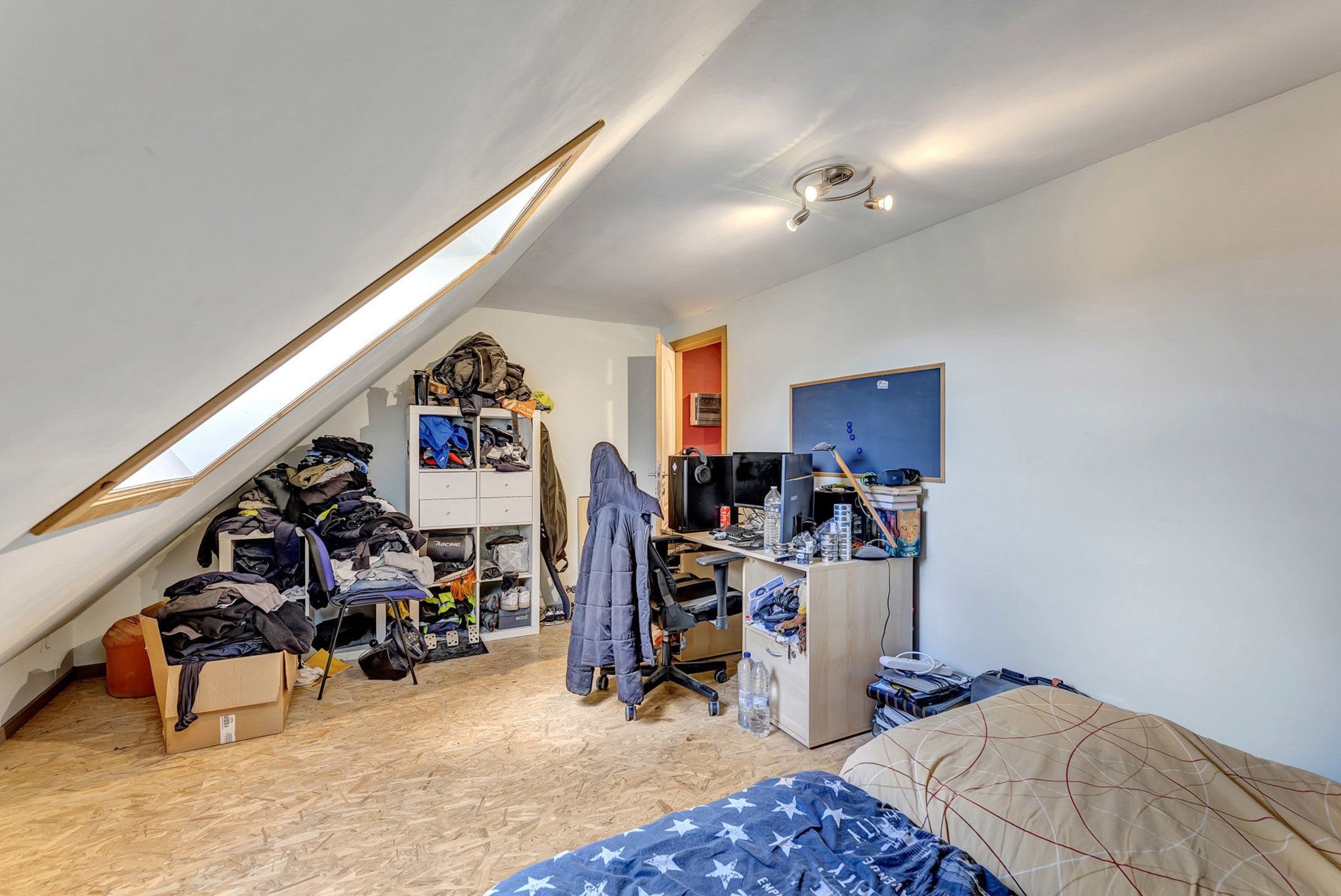 Instapklare woning met garage en ruime tuin foto 19