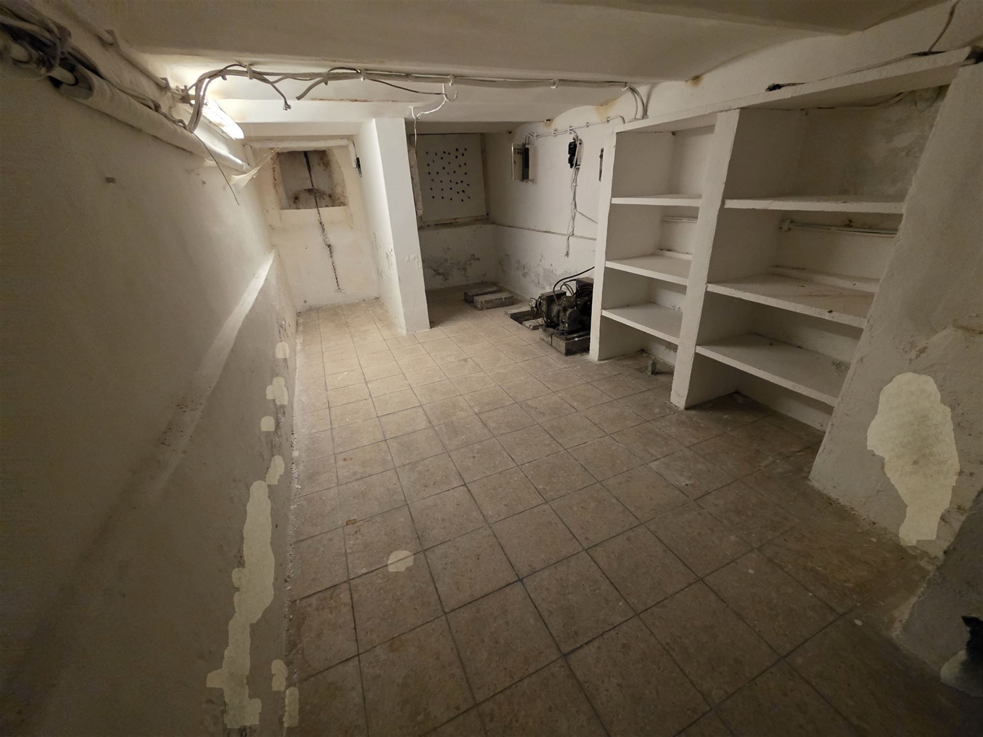 Commercieel pand vlakbij Zeshoek en Station foto 14