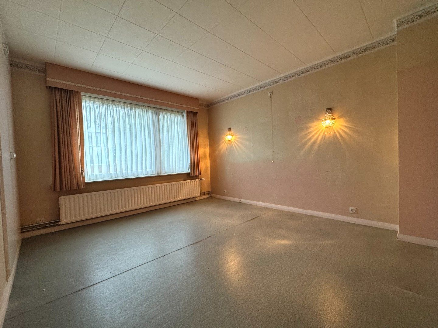 HALFOPEN WONING MET 3 SLPKS, TUIN EN GARAGE foto 10