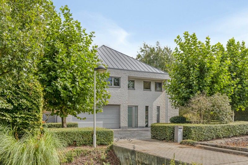 Exclusieve villa met zwembad in rustige wijk nabij het centrum van Beveren foto 2