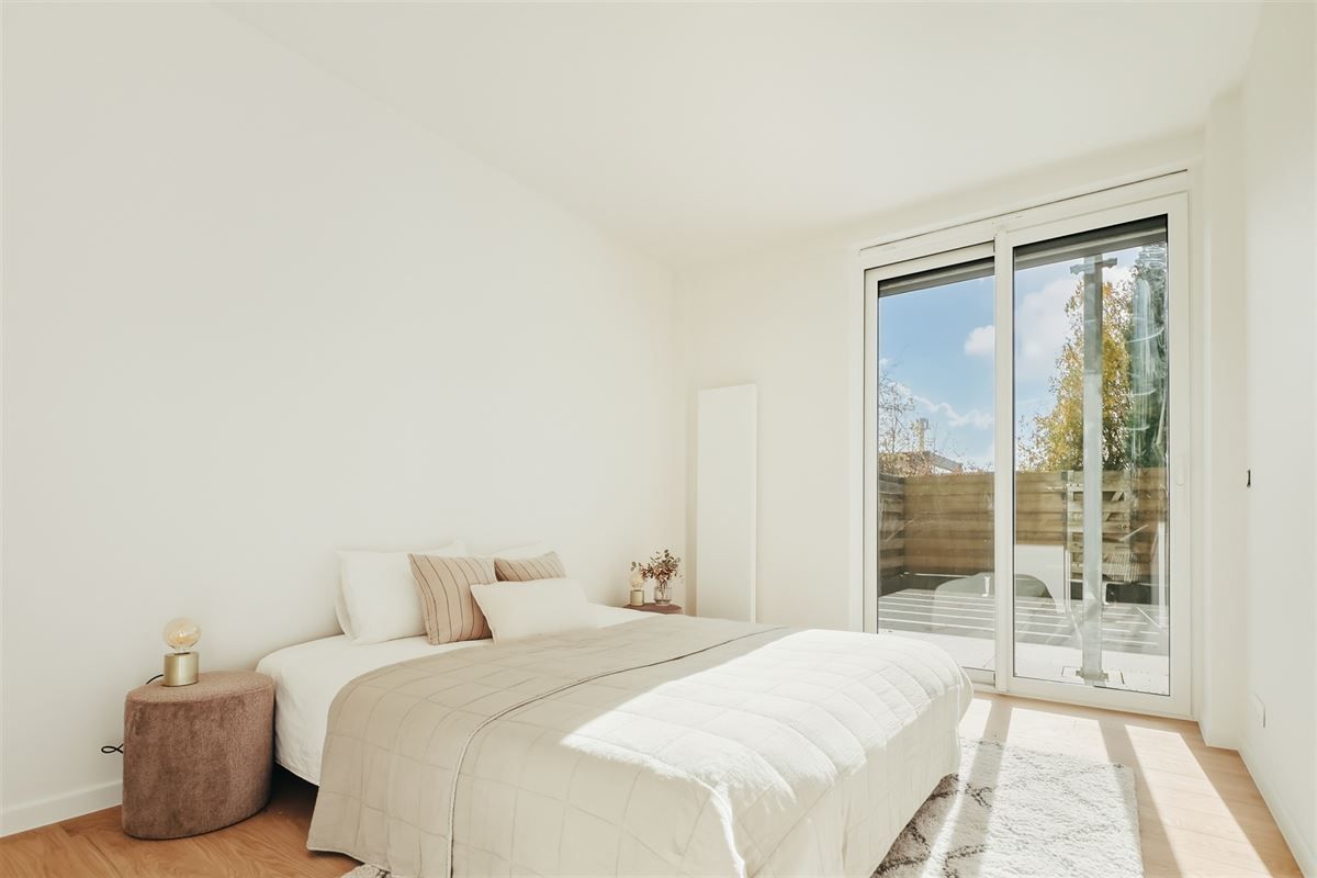Luxueus gerenoveerd gelijkvloers appartement met 40m² terras foto 15