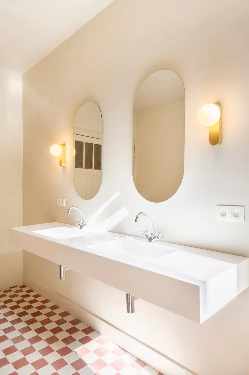 ZURENBORG - Karaktervolle herenwoning, volledig gerenoveerd  foto 12