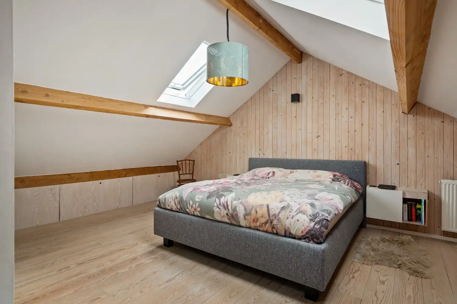 Instapklare woning met magazijn, 4 slaapkamers en 2 badkamers te Ranst! foto 28