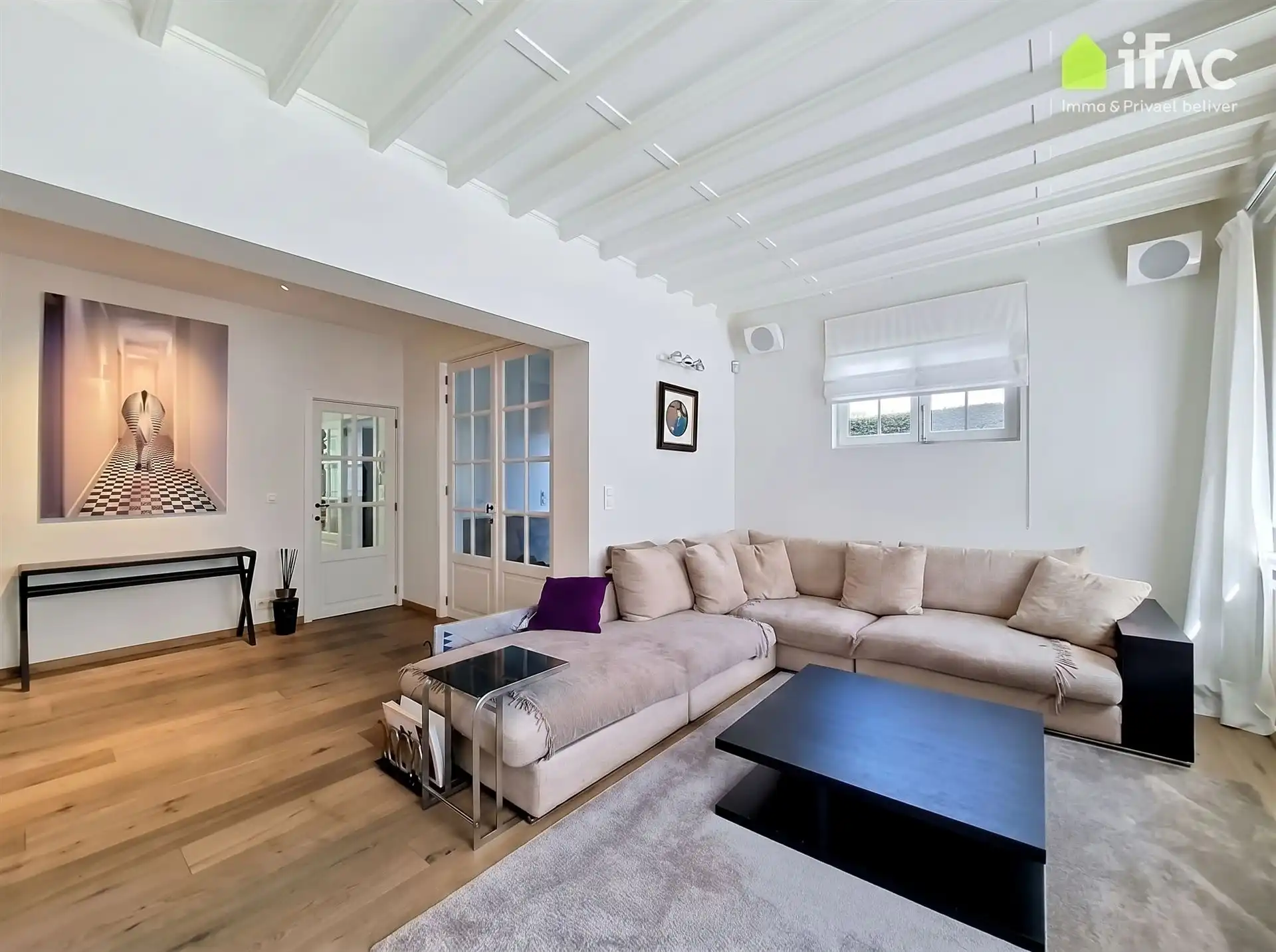 Luxe gerenoveerde 3-gevel met 2 parkings en tuin foto 6
