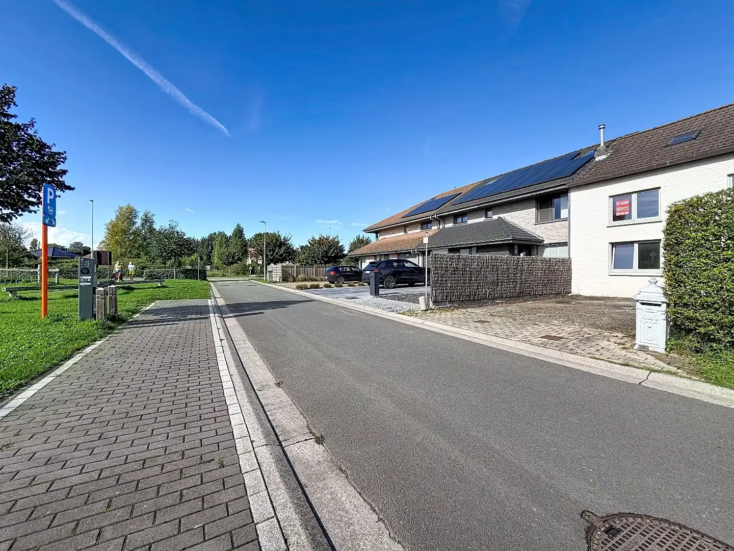 Gedeeltelijk gerenoveerde woning gelegen in residentiële wijk nabij de watertoren te Bredene.  foto 15