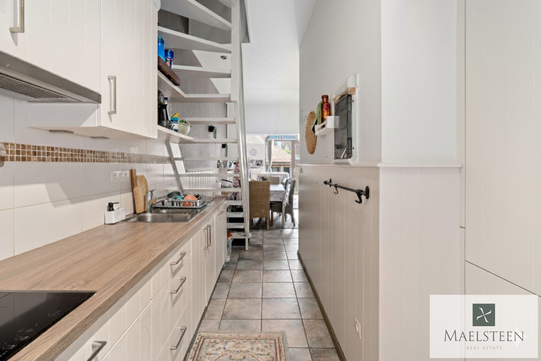 Instapklare trapgevelwoning, gelegen in Brugge centrum foto 6