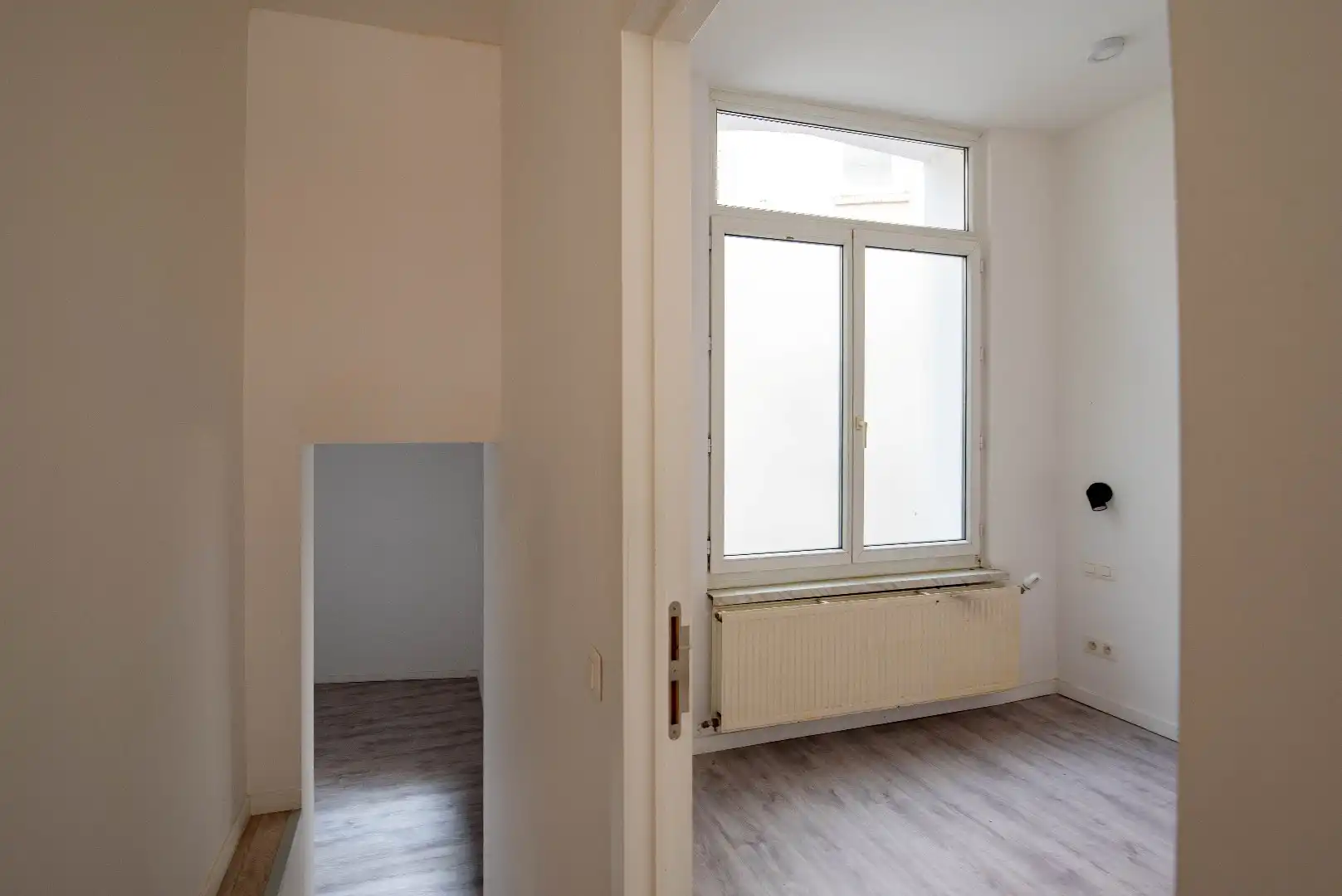 Gerenoveerd appartement met 2 slk foto 6