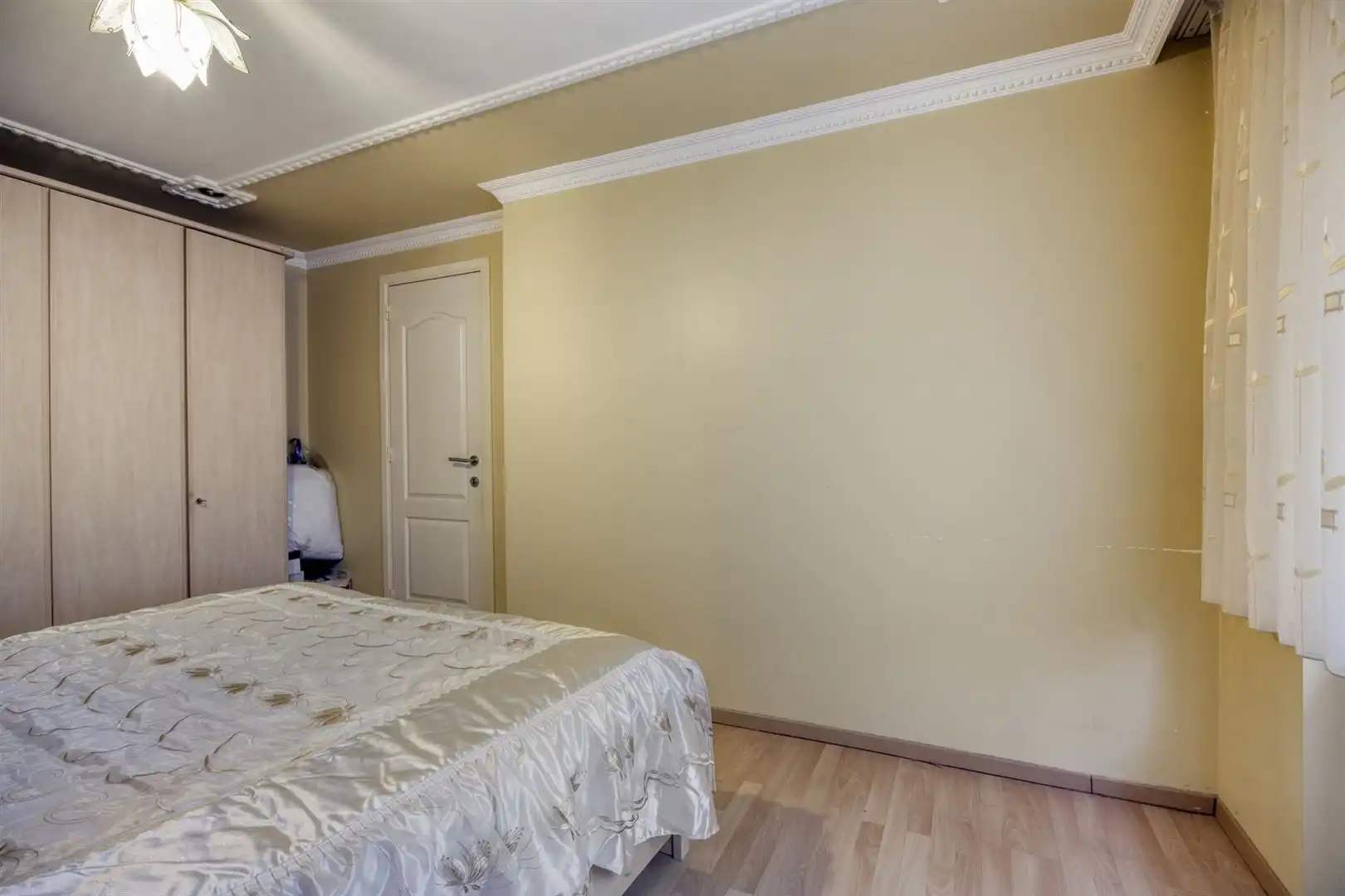 TE KOOP: Halfopen bebouwing met 3 slaapkamers te Heusden! foto 12