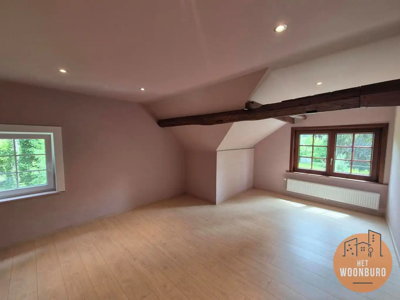 Instapklare woning met grote tuin en garage, rustig gelegen foto 11
