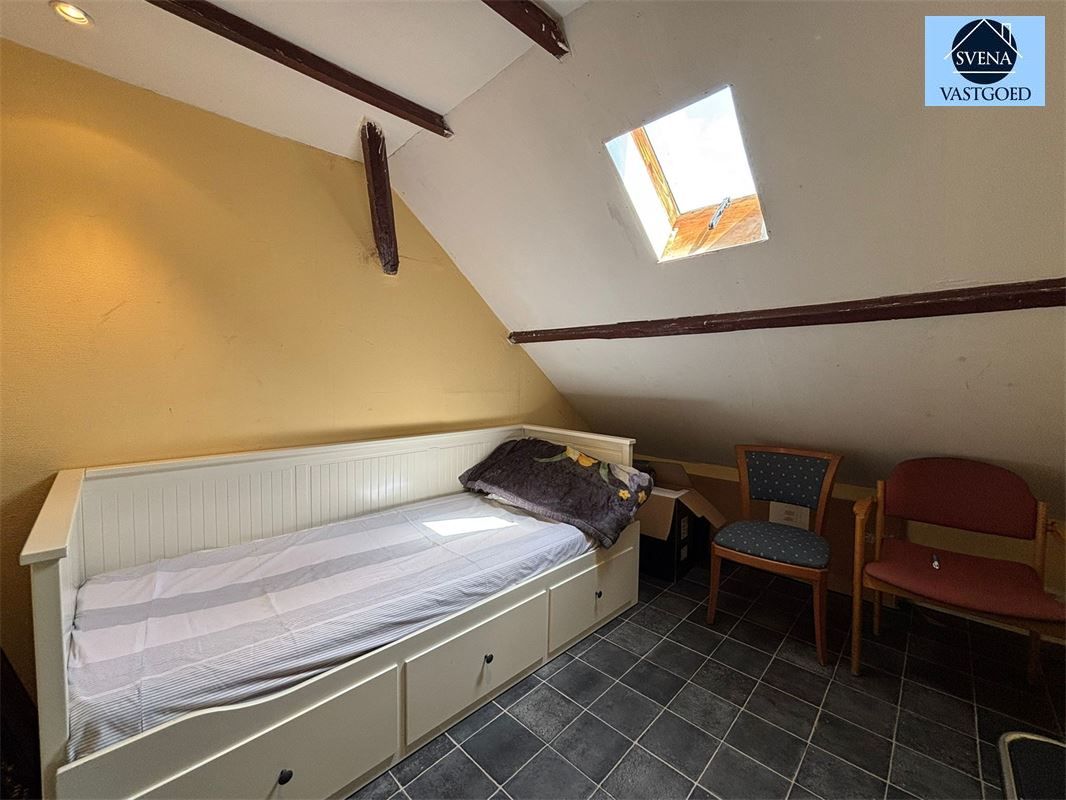 WONING MET 5 SLAAPKAMERS EN STADSTUINTJE. foto 9