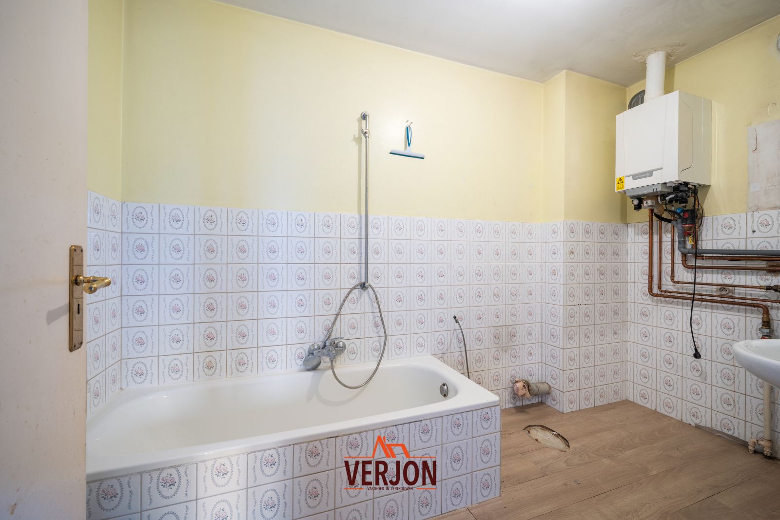 Centraal gelegen appartement met 3 slaapkamers! foto 10
