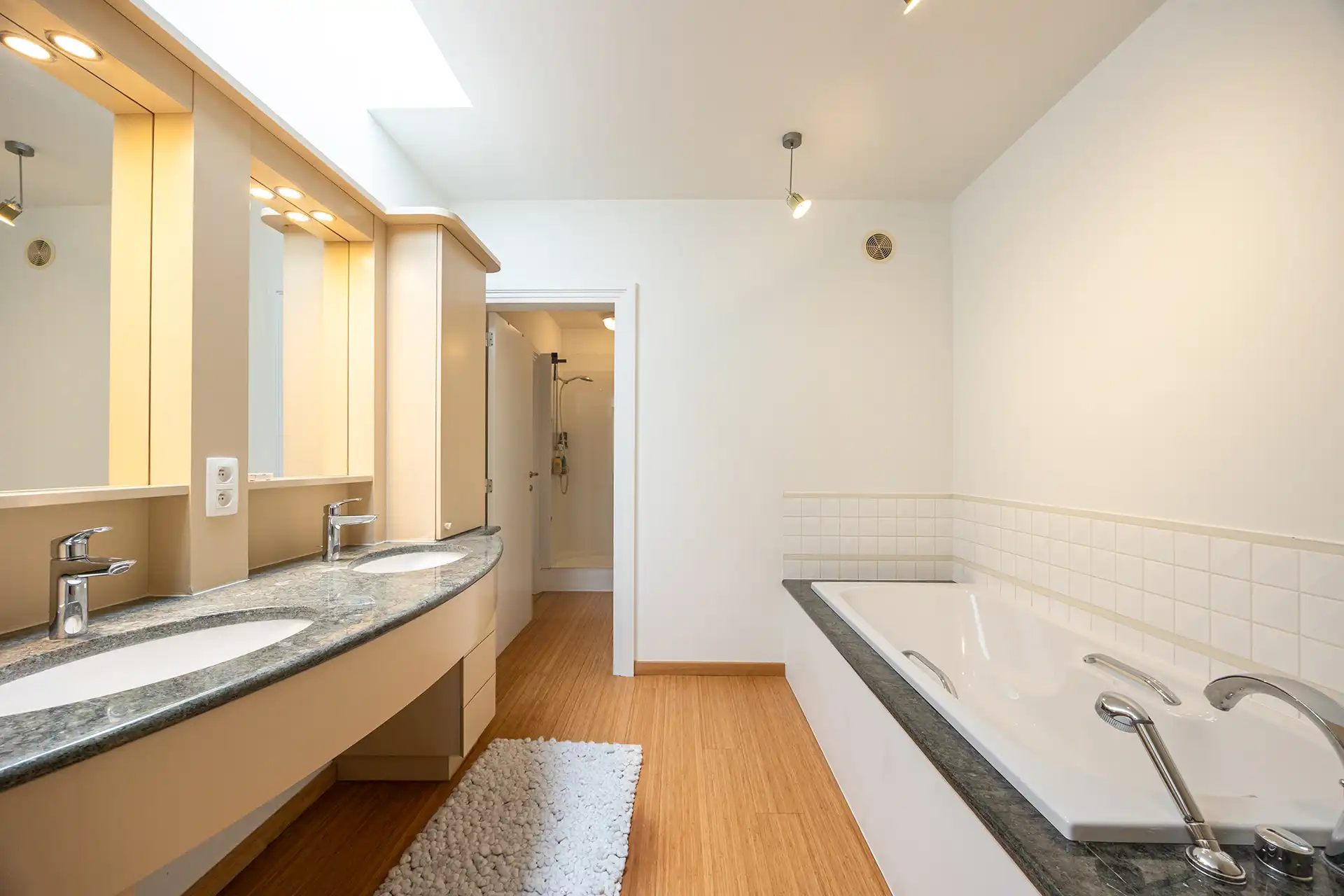 Ruim appartement van 192 m² aan de vaart in Mechelen. foto 21