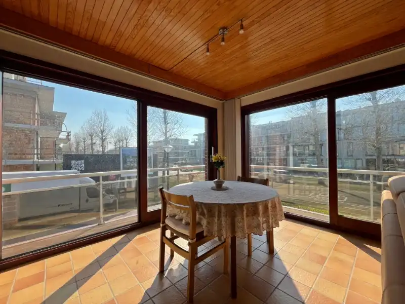 ZONNIG APPARTEMENT + DUBBELE PARKING foto 8