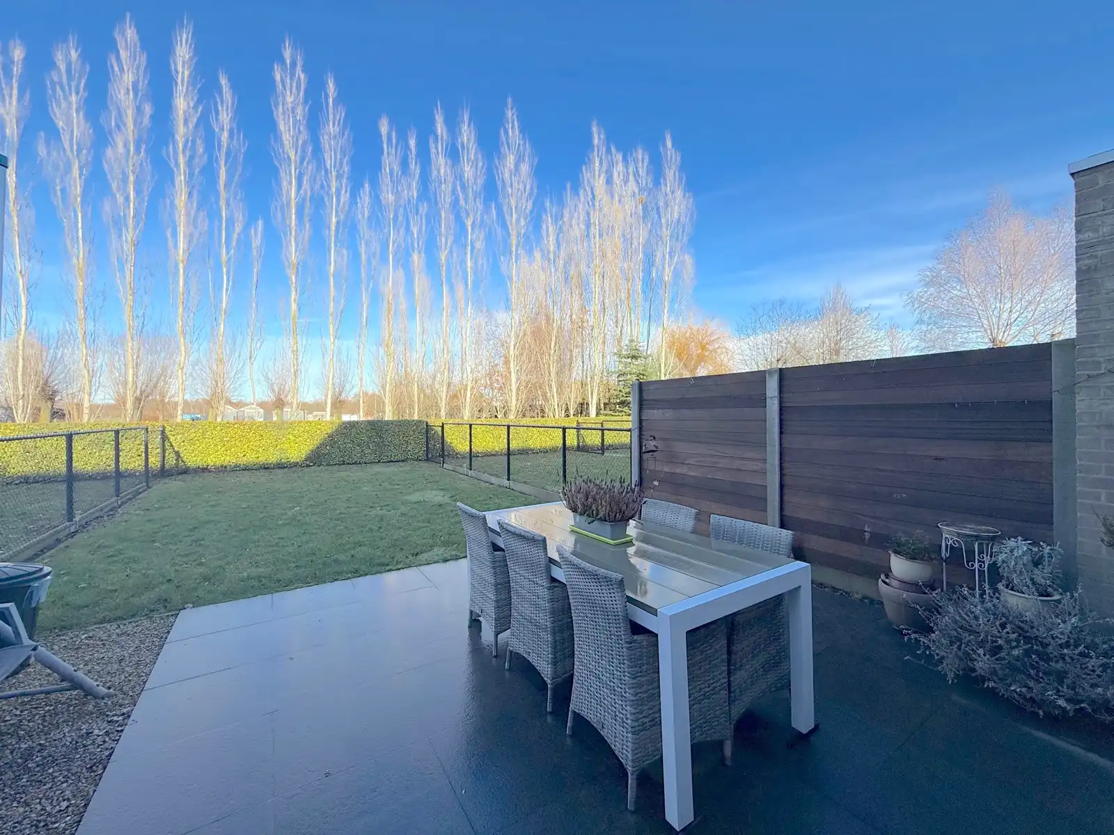 Prachtig en ruim tuinappartement met landelijk zicht foto 18