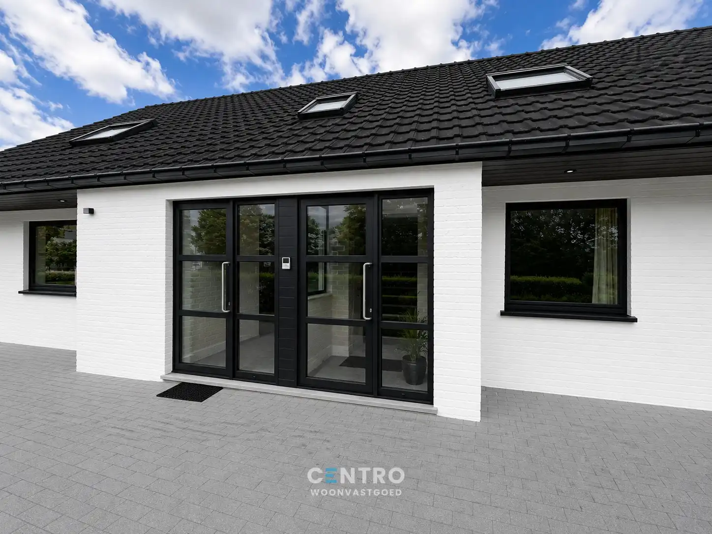 Vrijstaande VILLA (430m²) op een hoekperceel van ± 1.200 m² op invalsweg Roeselare (vlakbij de ring R32). Ook ideaal als KANGOEROEWONING. foto 11