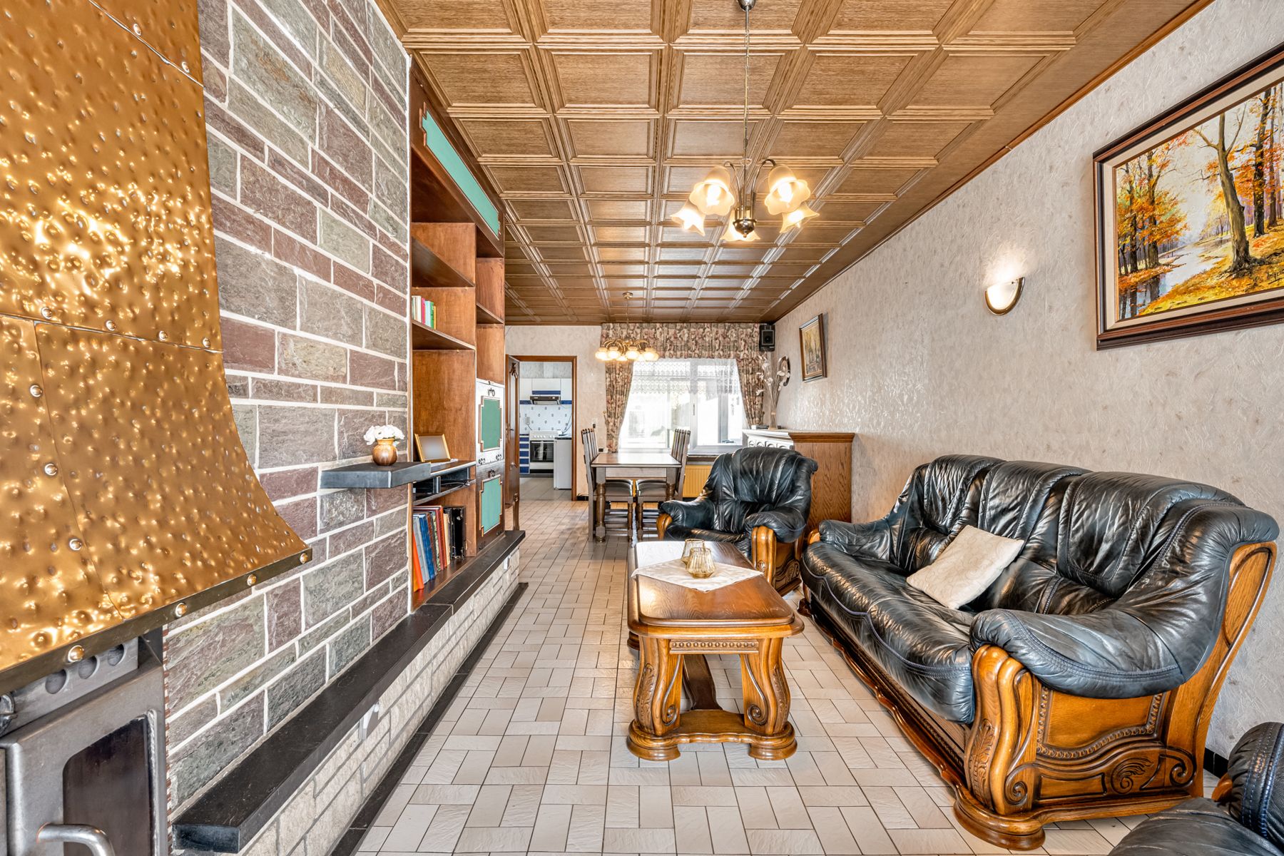 Te renoveren gezinswoning met inpandige garage en tuin  foto 5