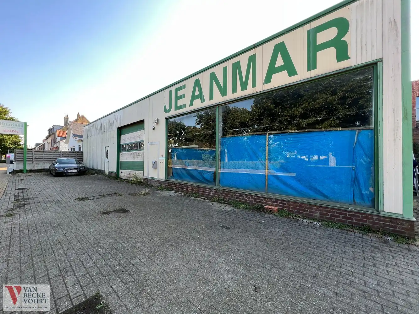 Opslagplaats 384 m² foto {{pictureIndex}}