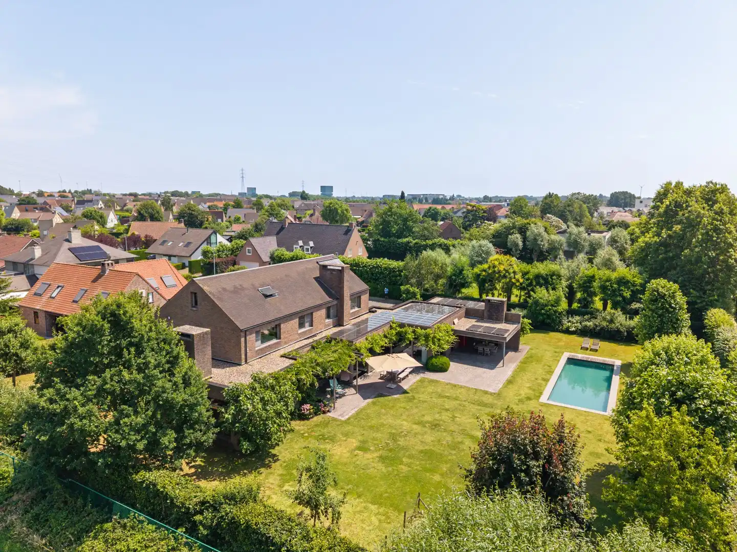 Architecturale villa met zwembad aan Sterrebos - Rumbeke foto {{pictureIndex}}