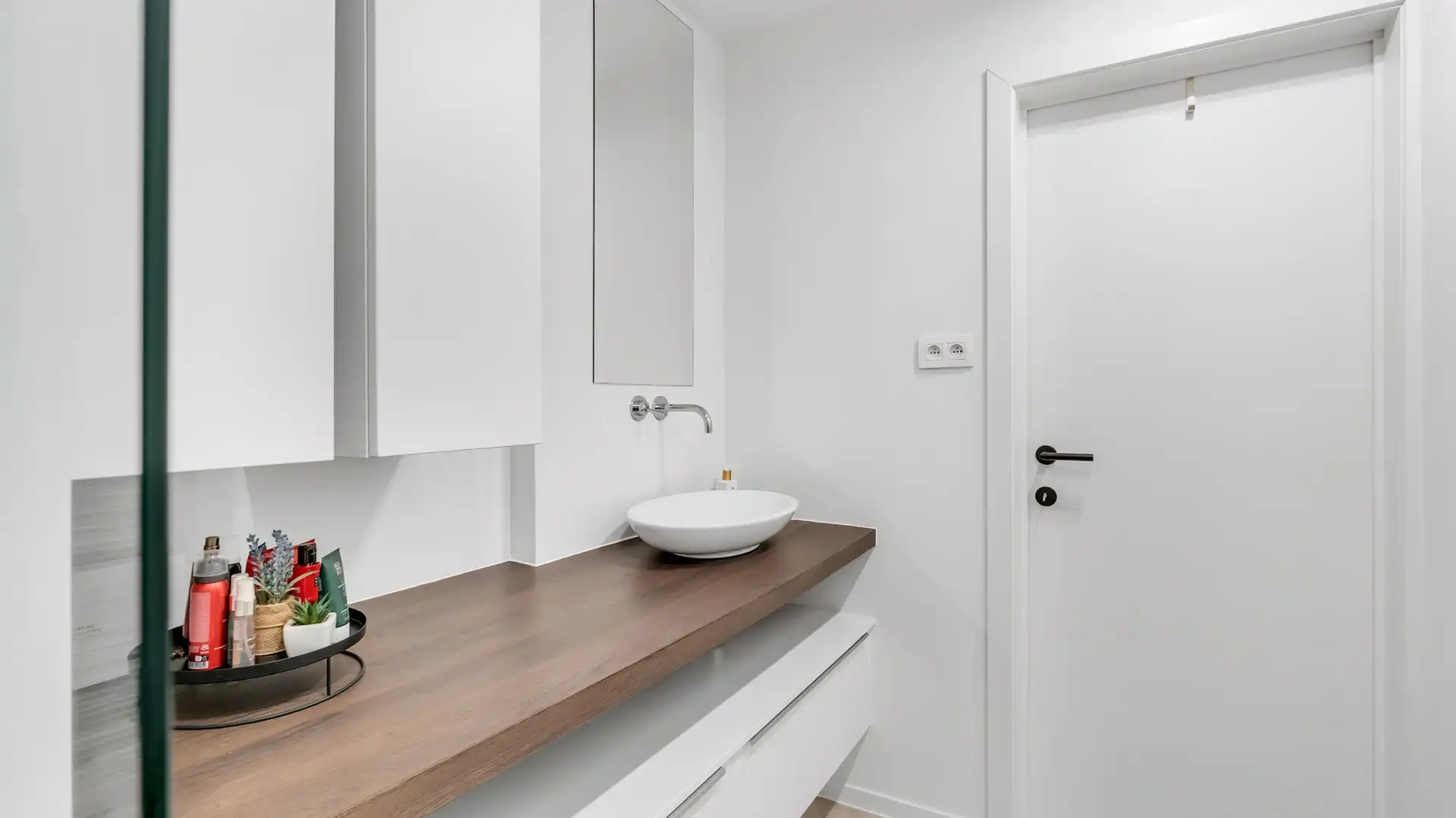 Instapklaar gelijkvloers appartement met 2 slaapkamers en tuin foto 17