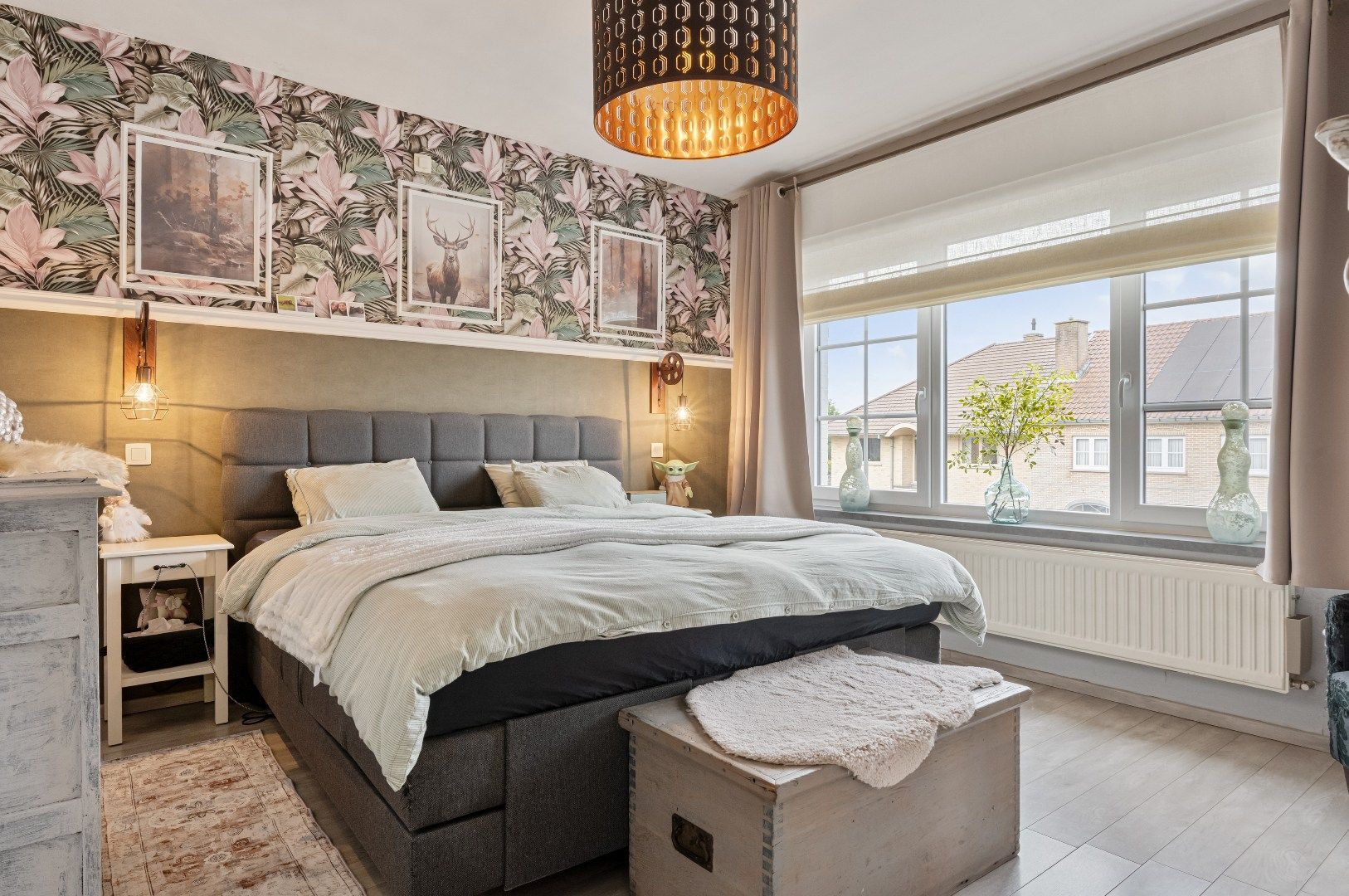 Volledig gerenoveerde solide woning met grote tuin foto 19