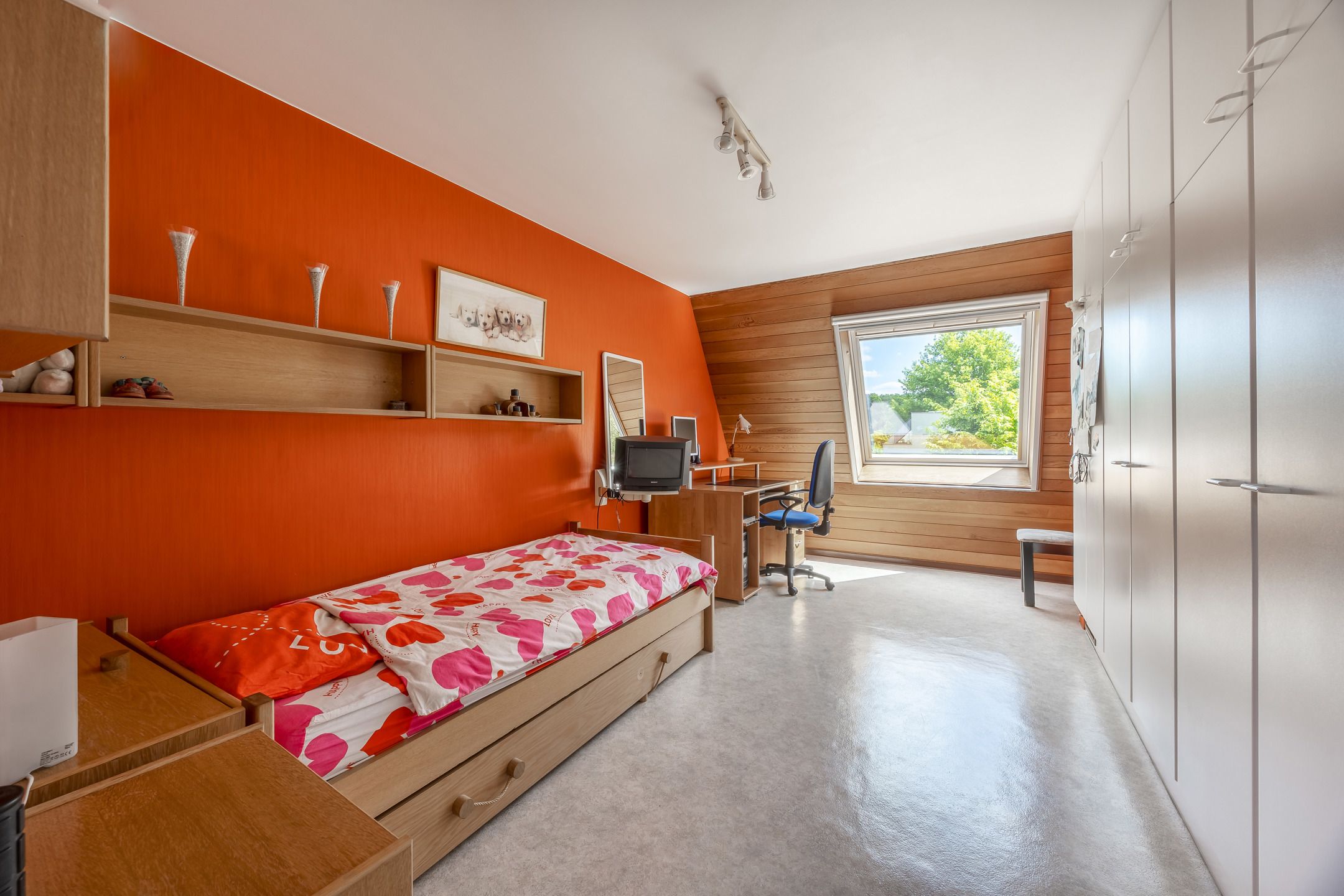 Architecturale gezinswoning met atelier en weids uitzicht foto 14