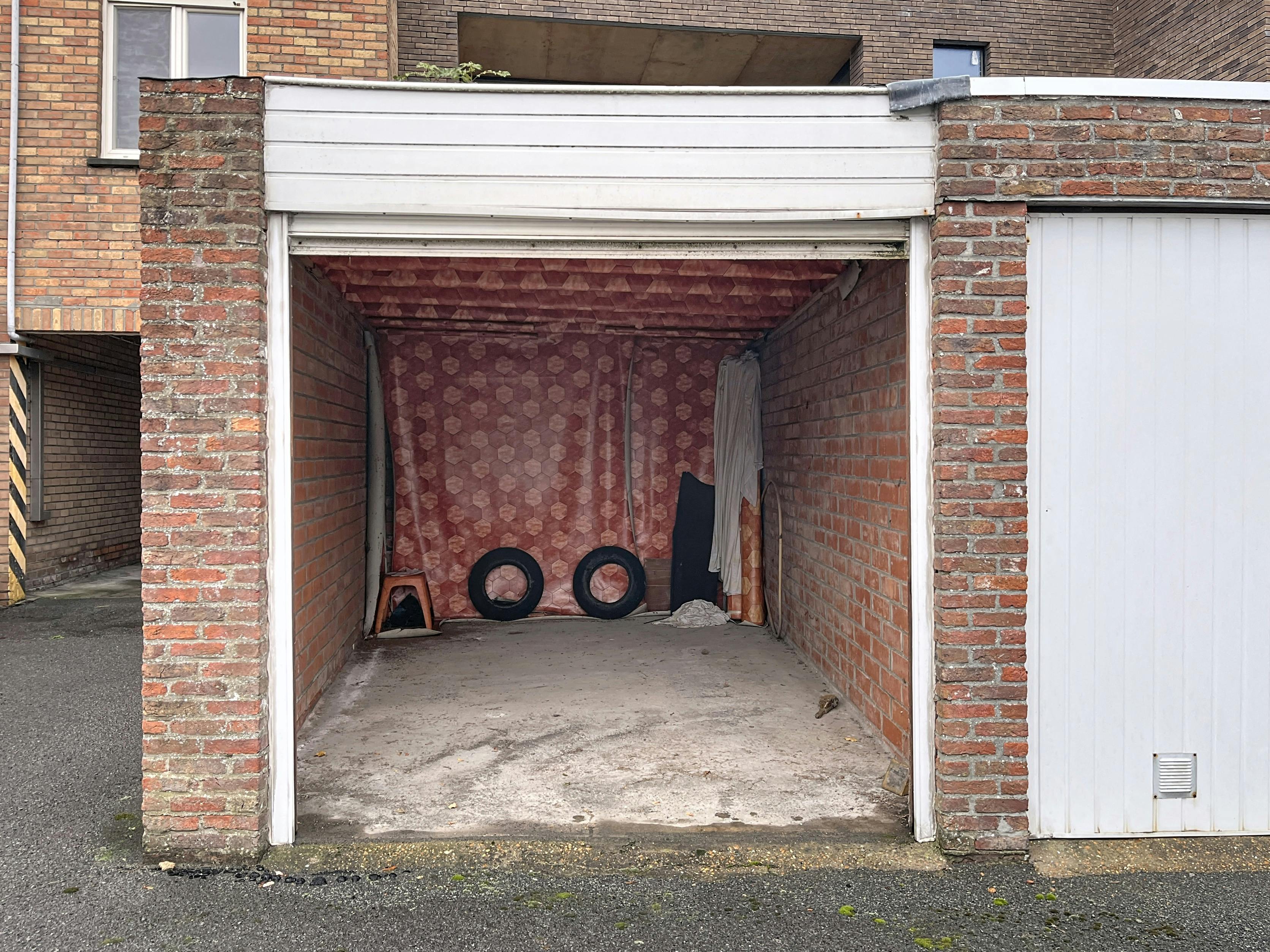 Garagebox te koop in Brugge centrum foto 3