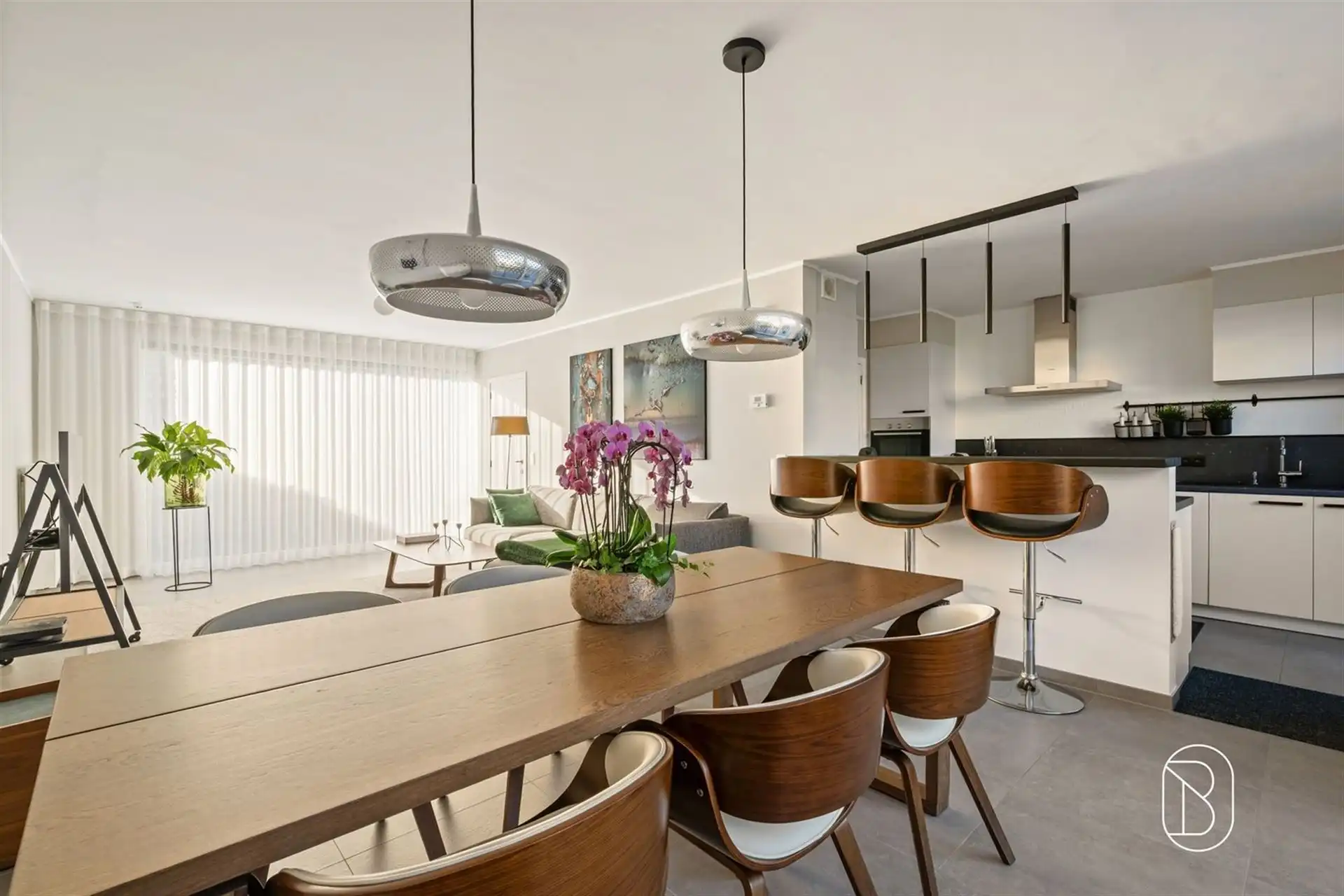 Recente en energiezuinige woning met 3 slk en garagebox foto 4