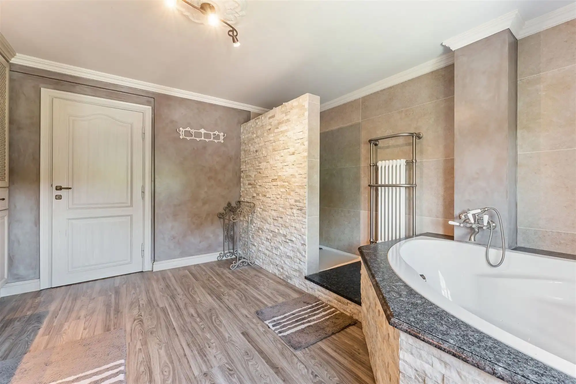 PERFECT ONDERHOUDEN WONING OP EEN PRACHTIG PERCEEL VAN 1,3 HECTARE IN KOERSEL foto 23