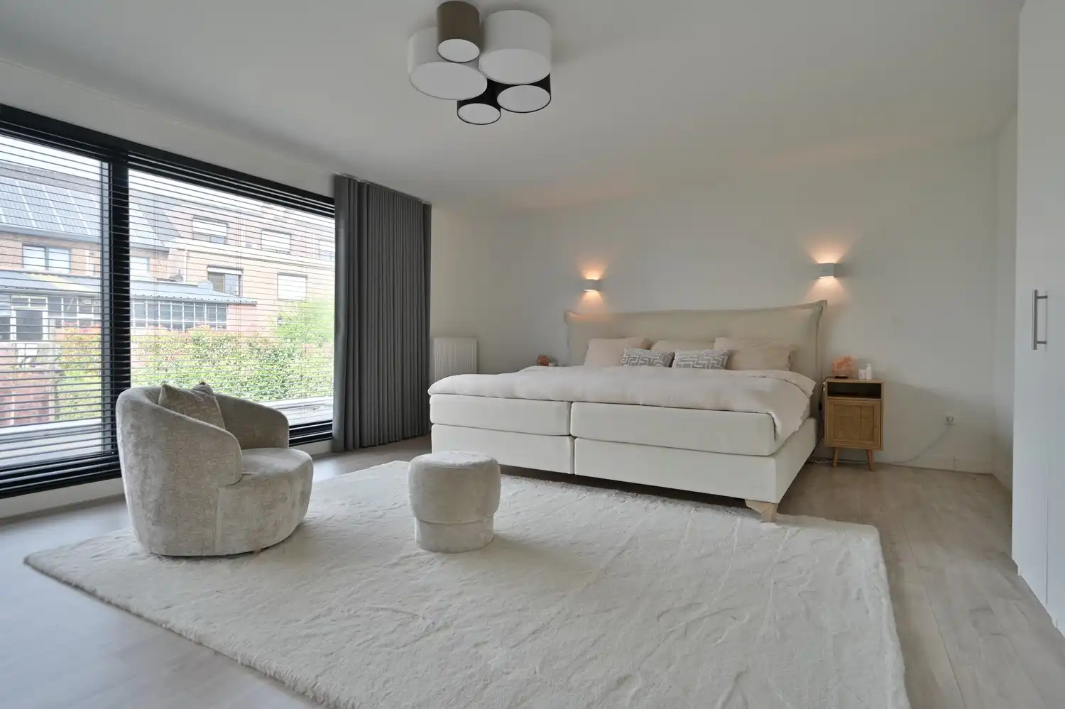 Exclusief wonen in alle rust, op wandelafstand van de Maas, met 3 slaapkamers, zonnig terras en een uitstekende ligging nabij Maastricht foto 10