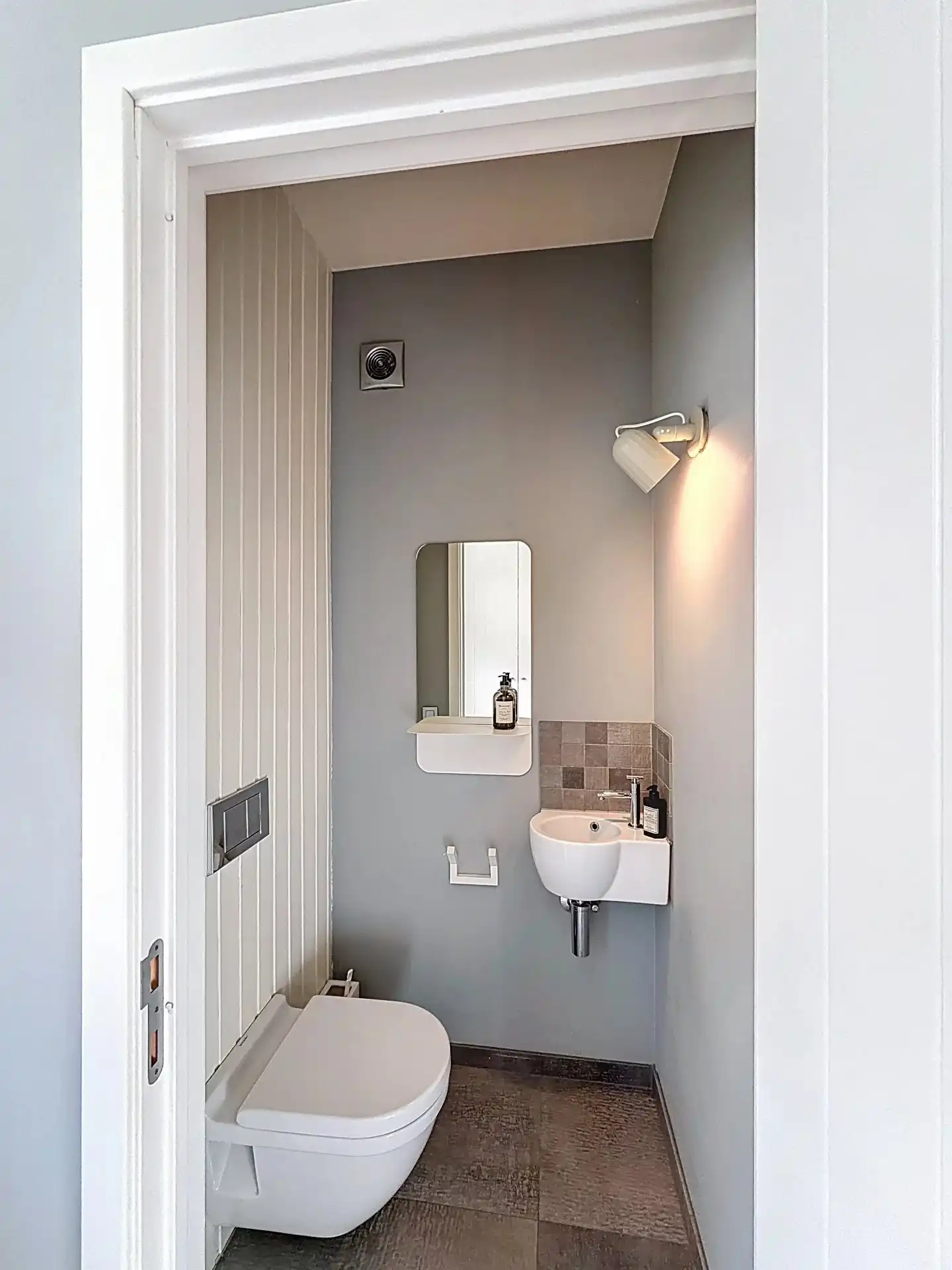 Prachtige luxueus ingerichte woning met 4 slaapkamers en 2 badkamers op een mooi perceel met bijgebouw. foto 6