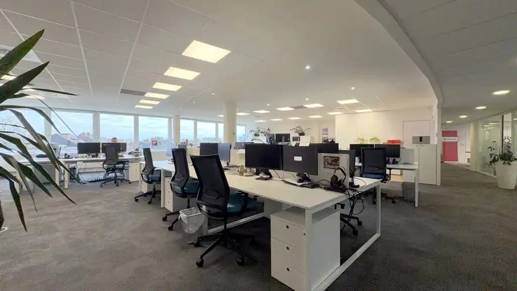 Knap ingericht kantoor te huur in Antwerp Gate I te Berchem foto 5