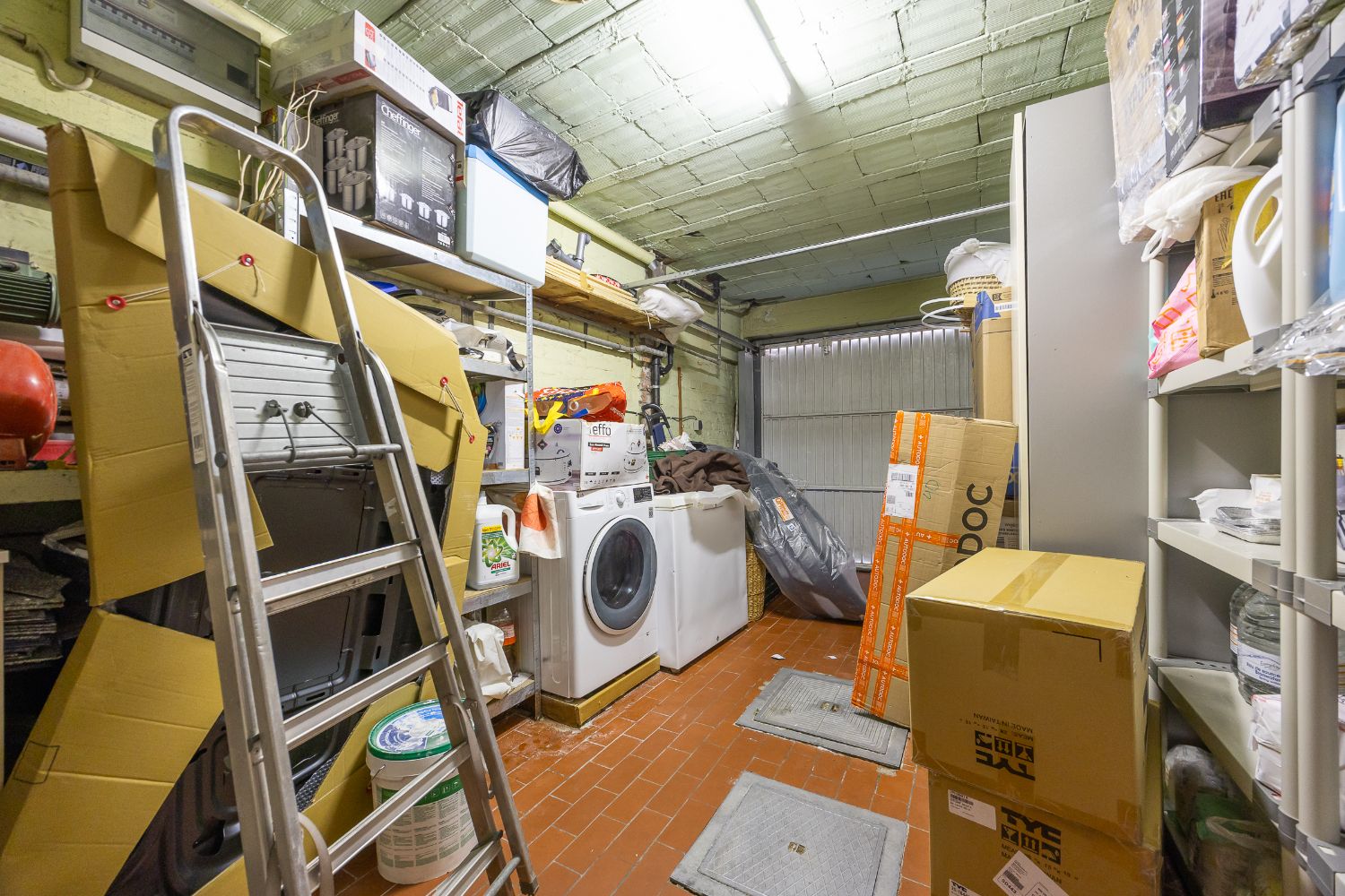 Ruim appartement met 5 garages foto 20
