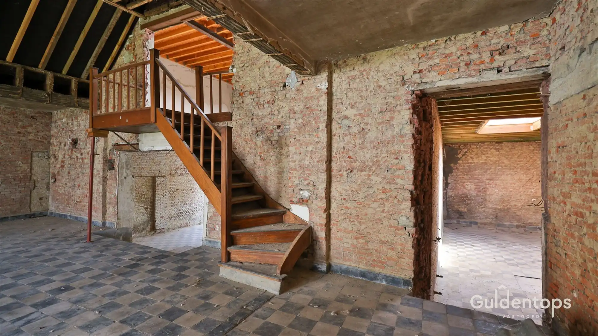 Knap gelijkvloers appartement in hartje Lier met grote tuin foto 25