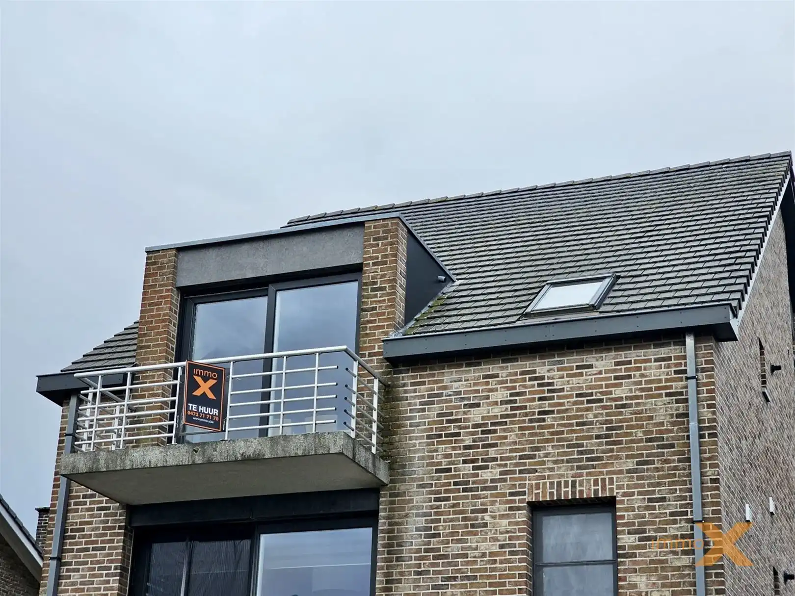 LICHTRIJK APPARTEMENT MET BALKON EN GARAGE foto 2