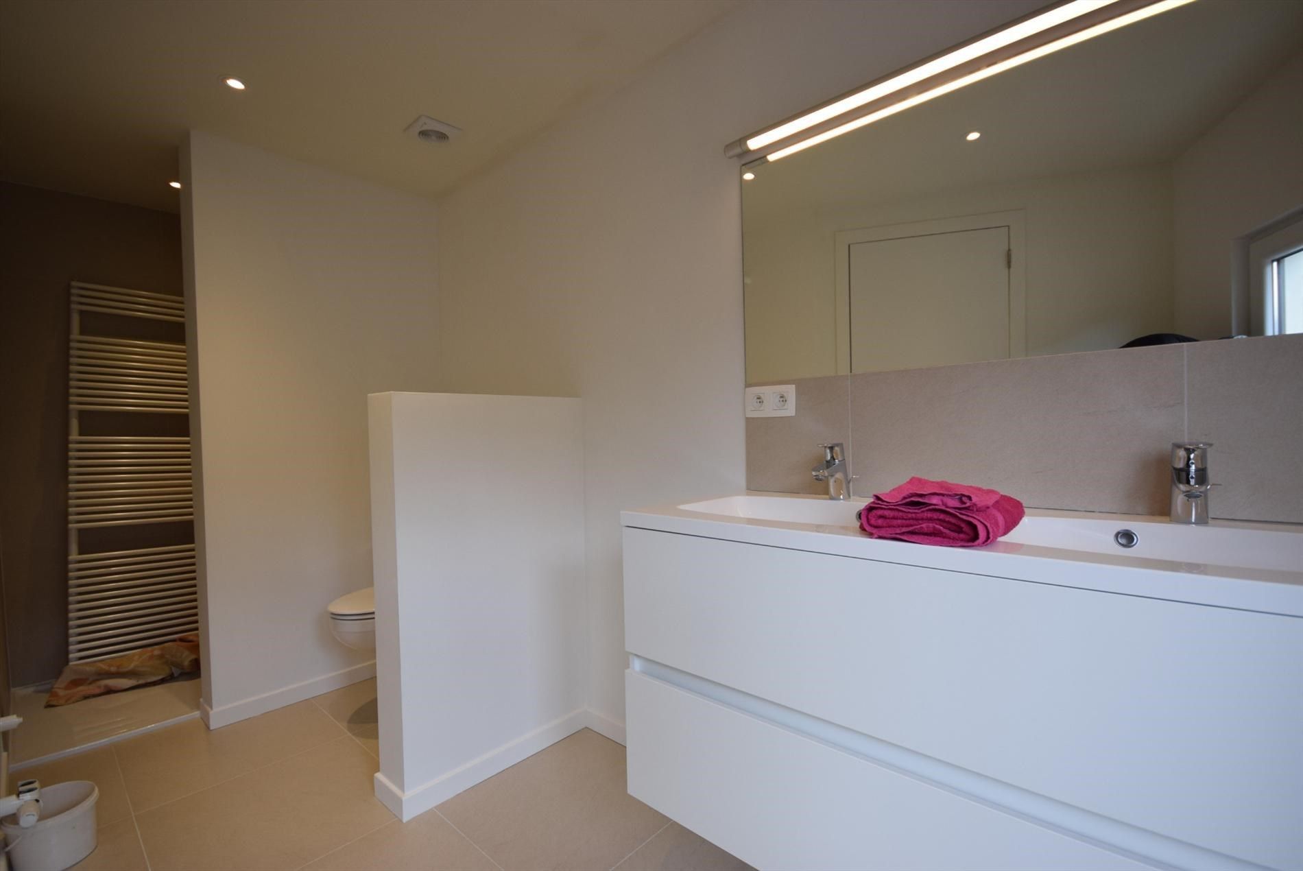 INSTAPKLARE WONING NABIJ CENTRUM ROESELARE  foto 6