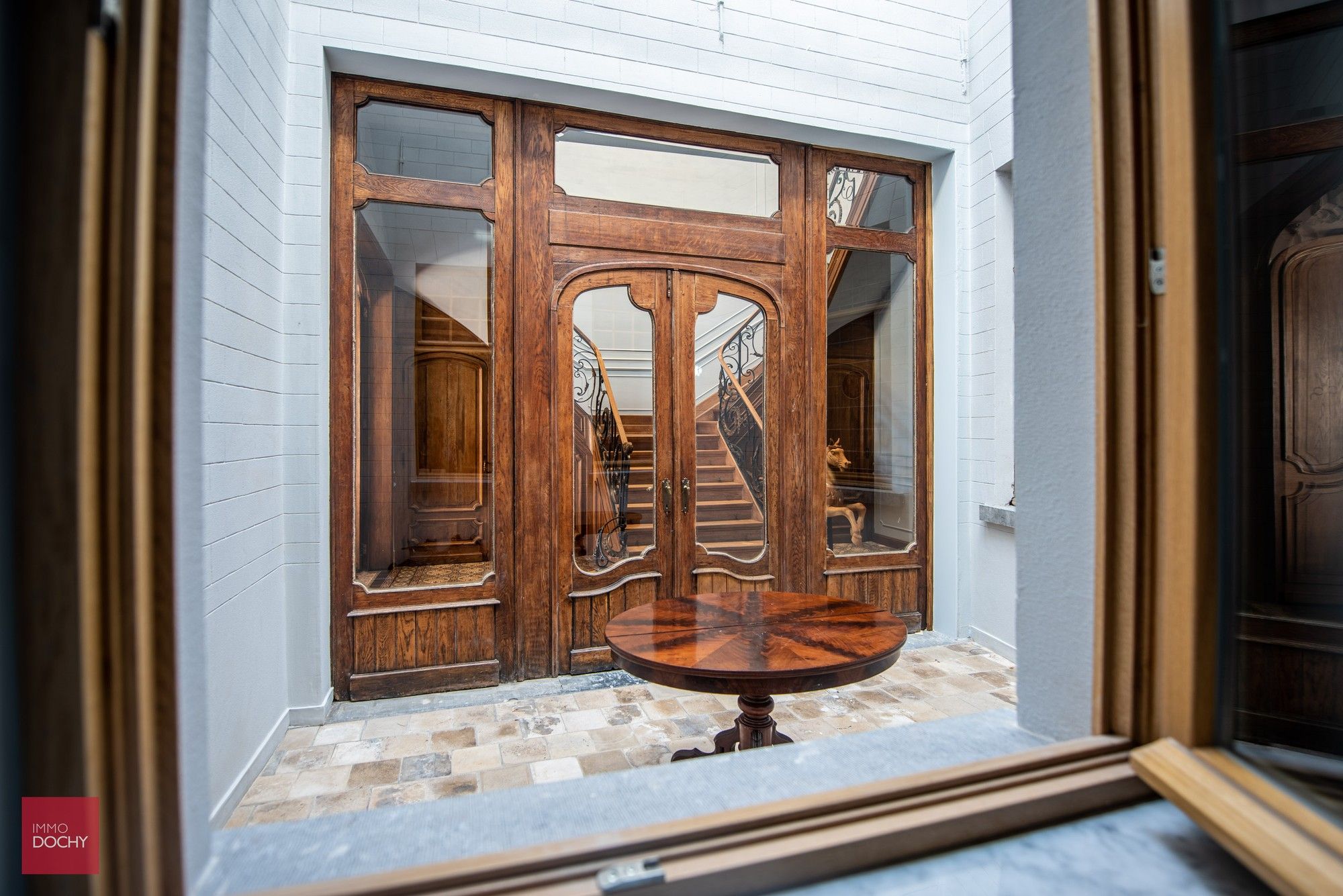 Volledige gerestaureerd  herenhuis met kantoor/magazijn/praktijk/bar centrum Izegem foto 13