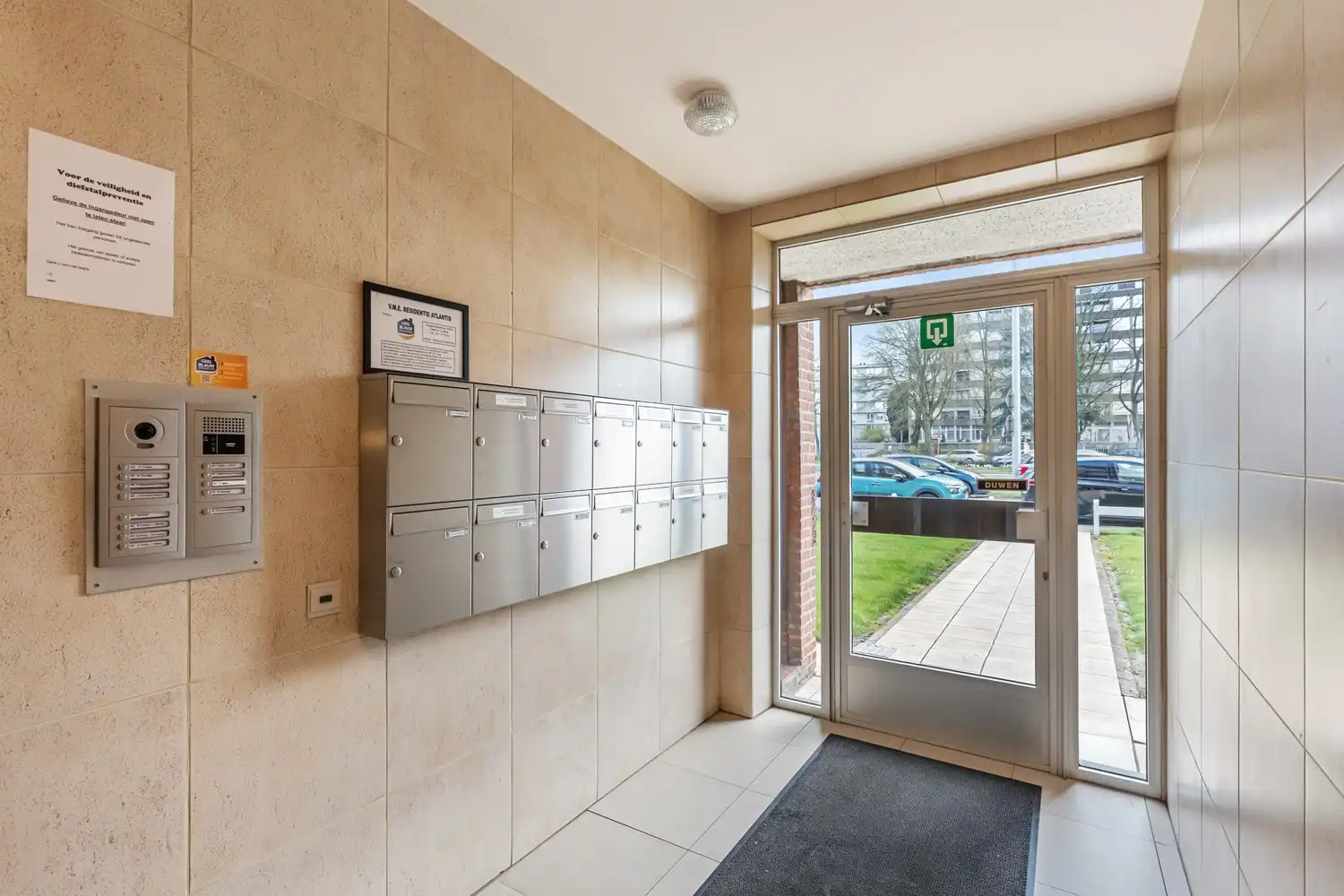 Gunstig gelegen appartement met 2 slaapkamers en 2 autostaanplaatsen foto 19