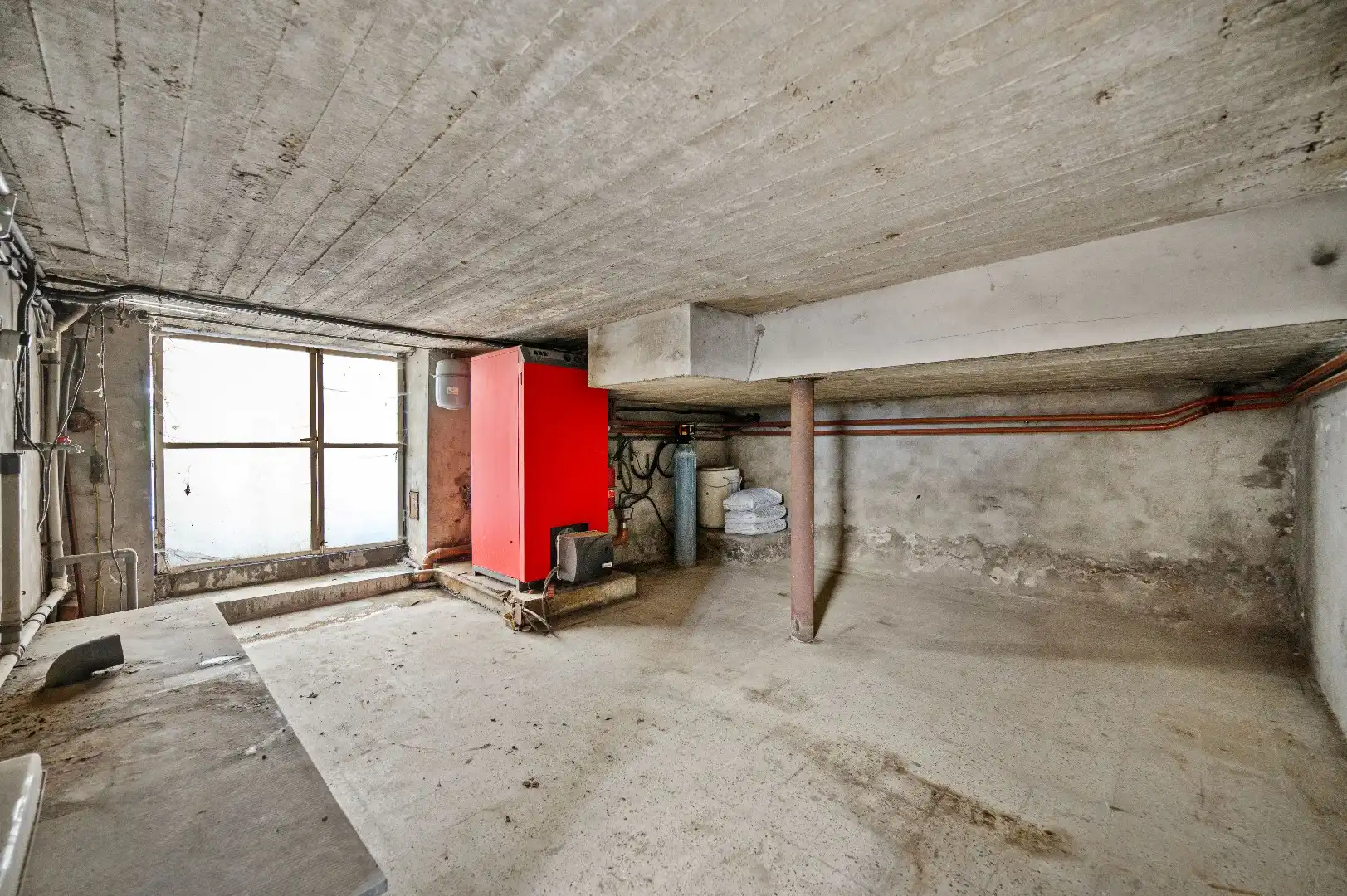 Te renoveren woning met ruime loods en stockagemogelijkheden  foto 28