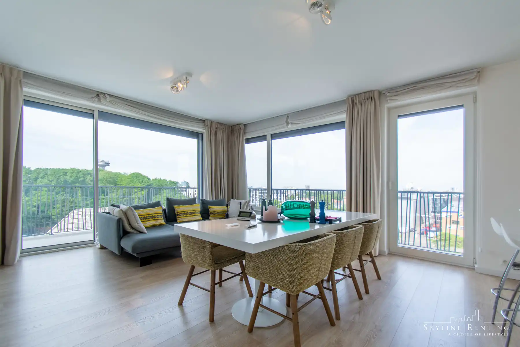Prachtig 2 slaapkamer appartement met groot TERRAS foto 3