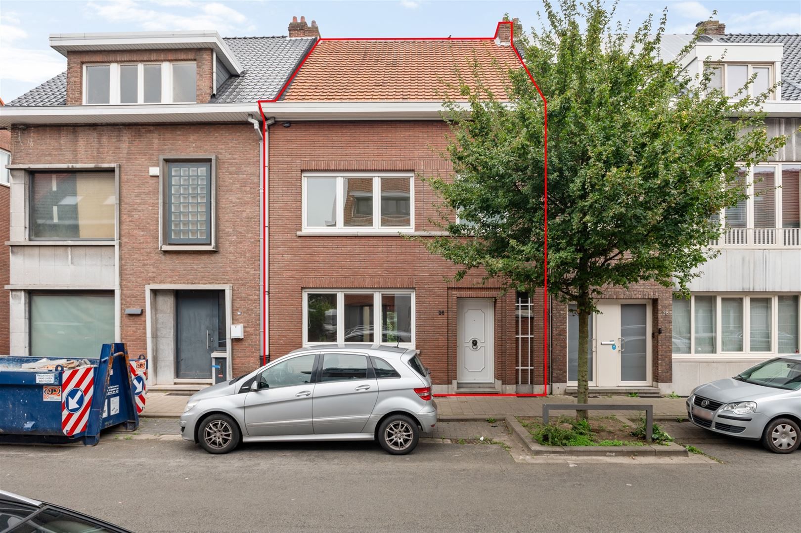 Centraal gelegen burgerwoning met 3 slaapkamers en tuin foto 17