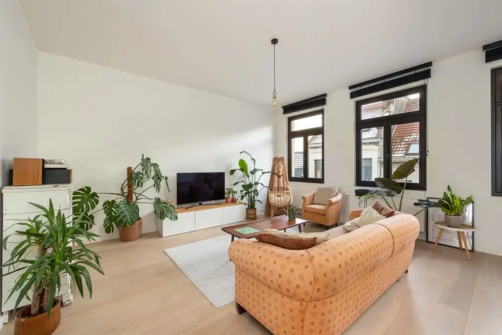 Gerenoveerd duplex appartement met terras foto 6