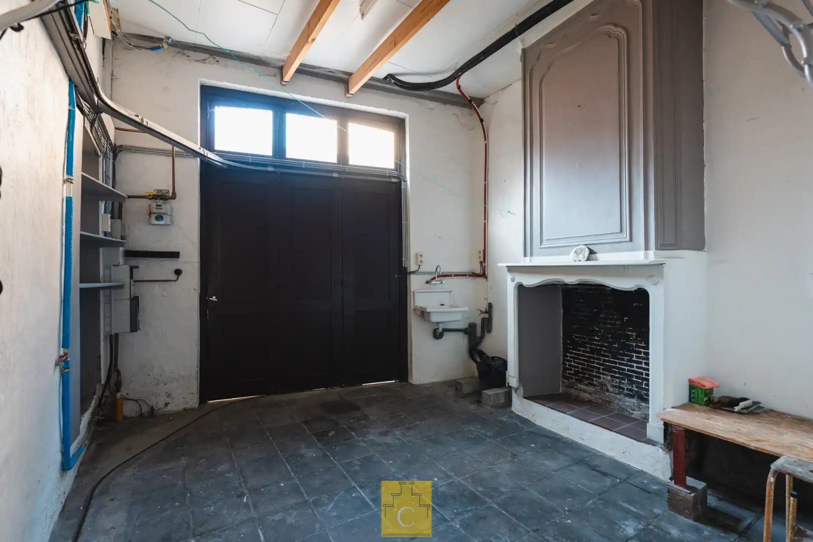 Ruime karakterwoning met 17e-eeuwse gevel, kleine garage, zongerichte terrastuin en extra terras op het verdiep, mooie locatie in het hartje van Brugge foto 5