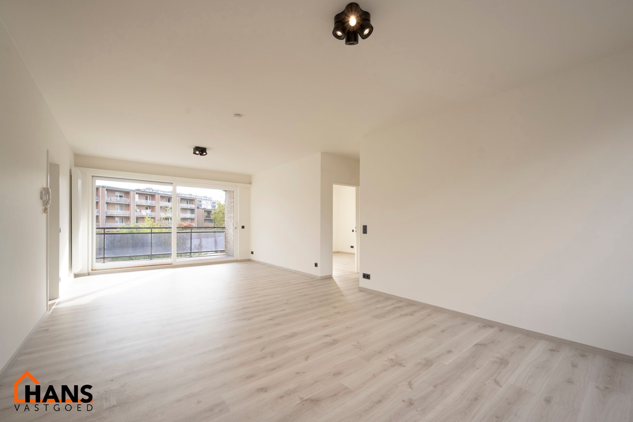 Gerenoveerd appartement met garagebox. foto 4