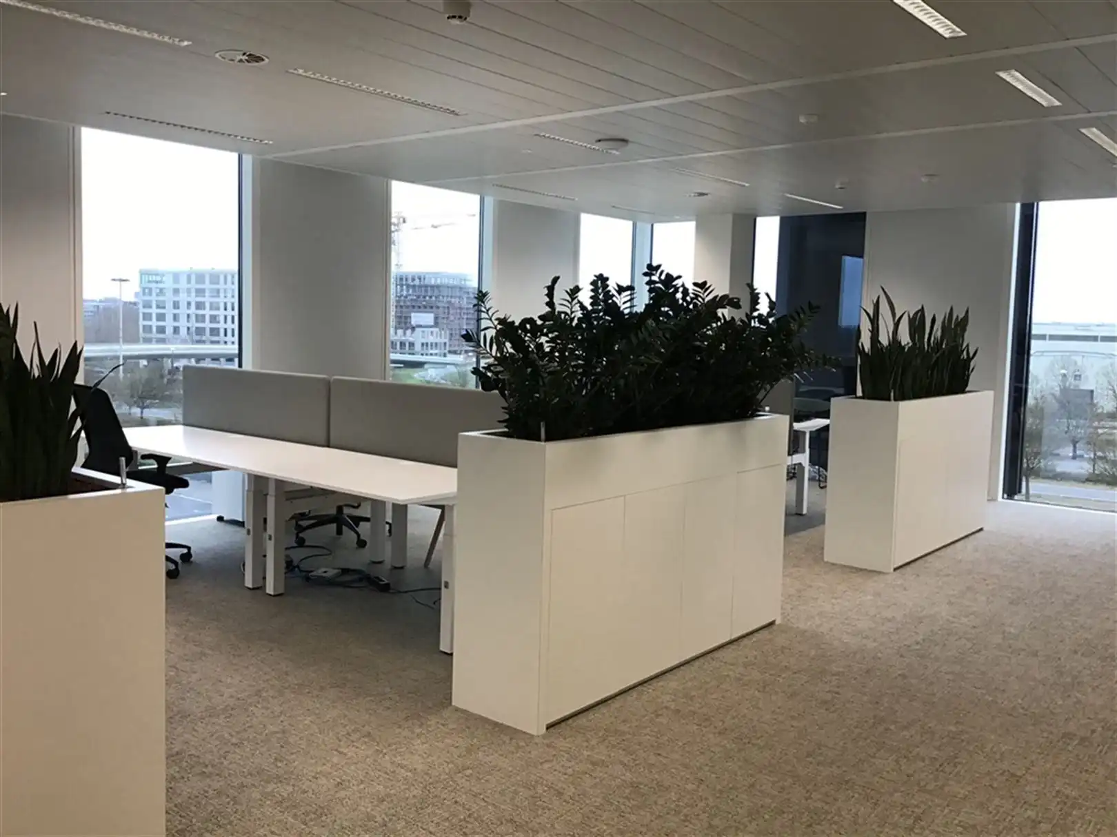 Gemeubelde kantoren in stijlvol gebouw langs The Loop foto 11