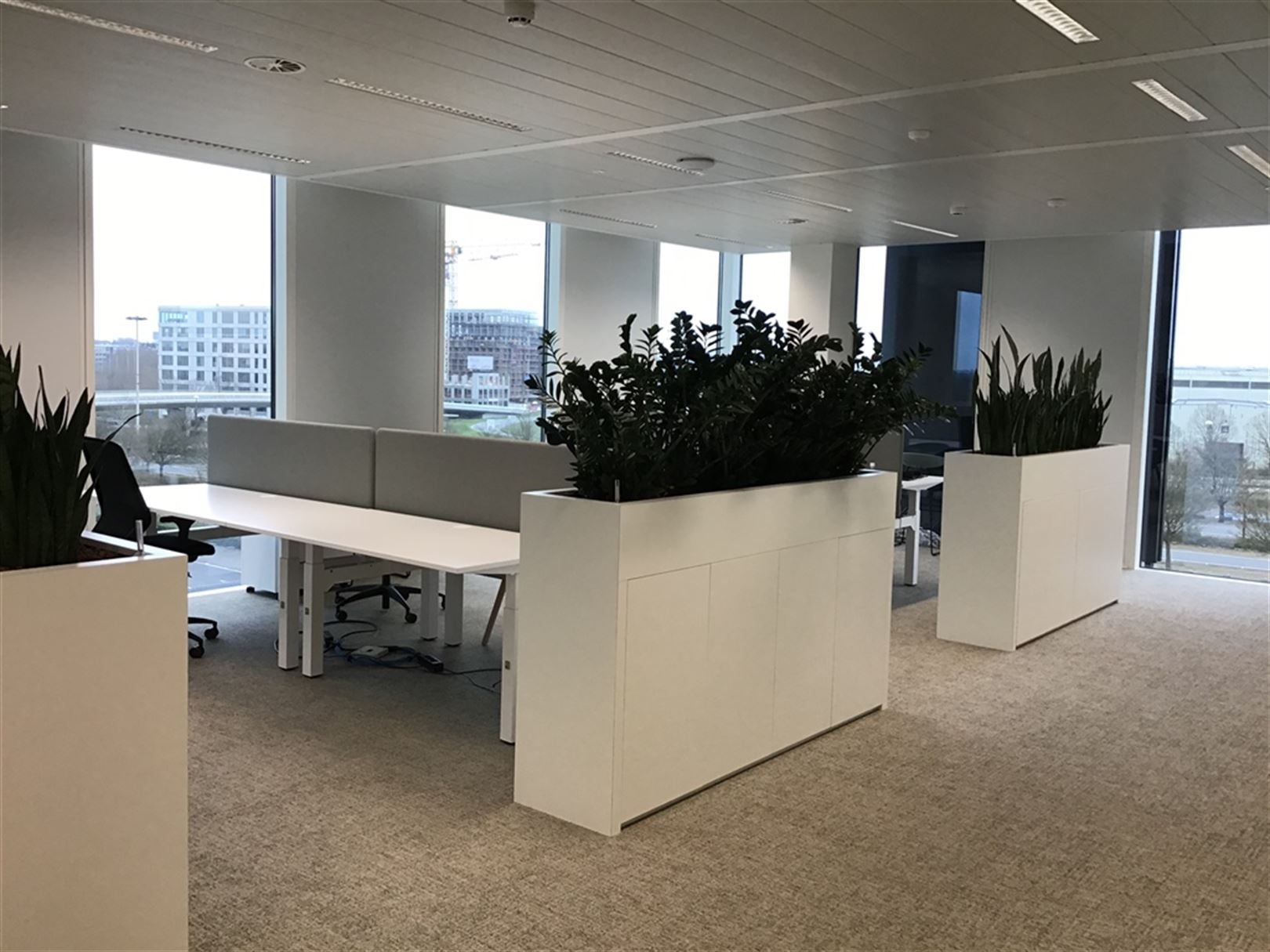 Gemeubelde kantoren in stijlvol gebouw langs The Loop foto 11